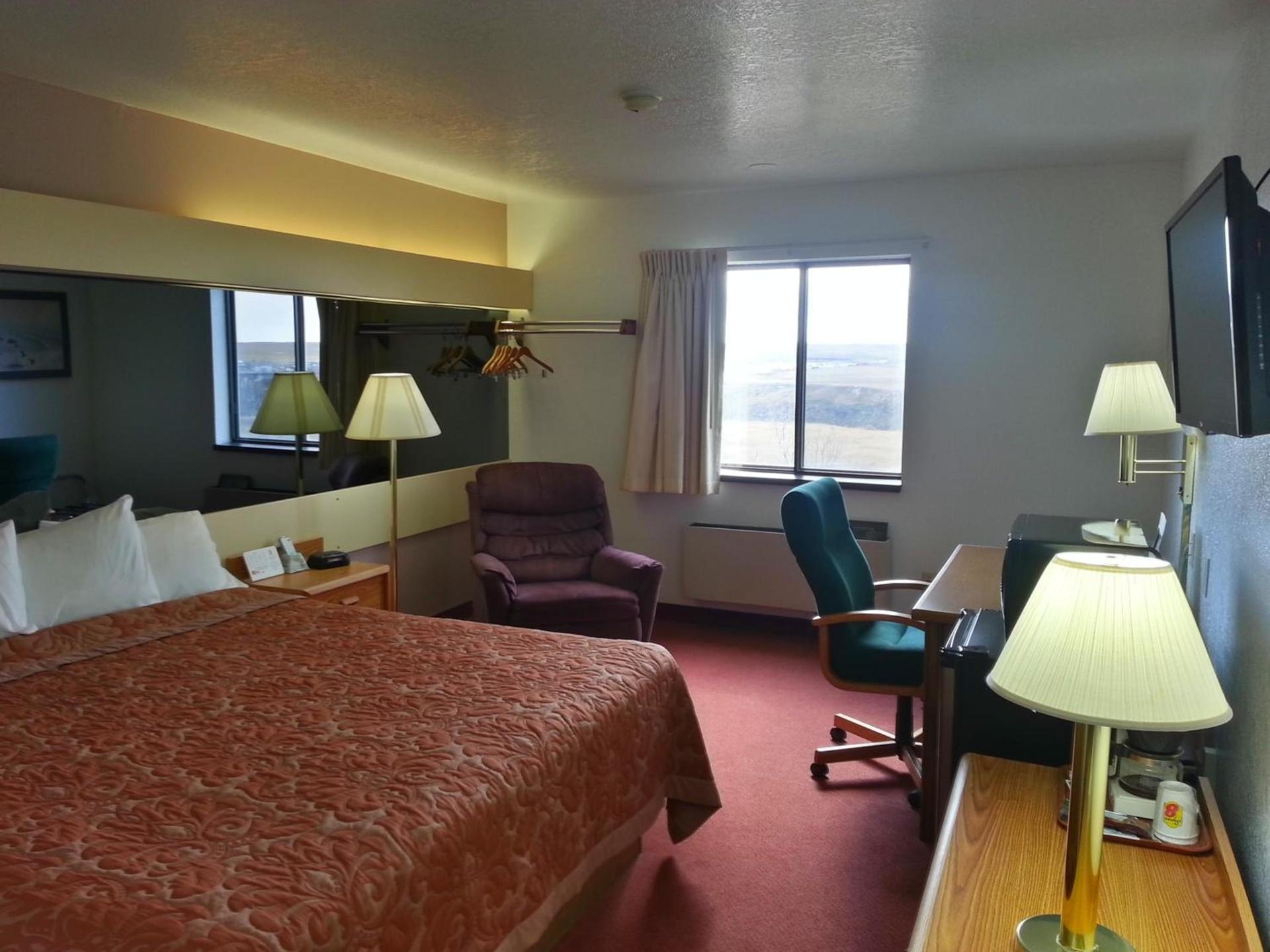 Super 8 by Wyndham Cut Bank photo 31