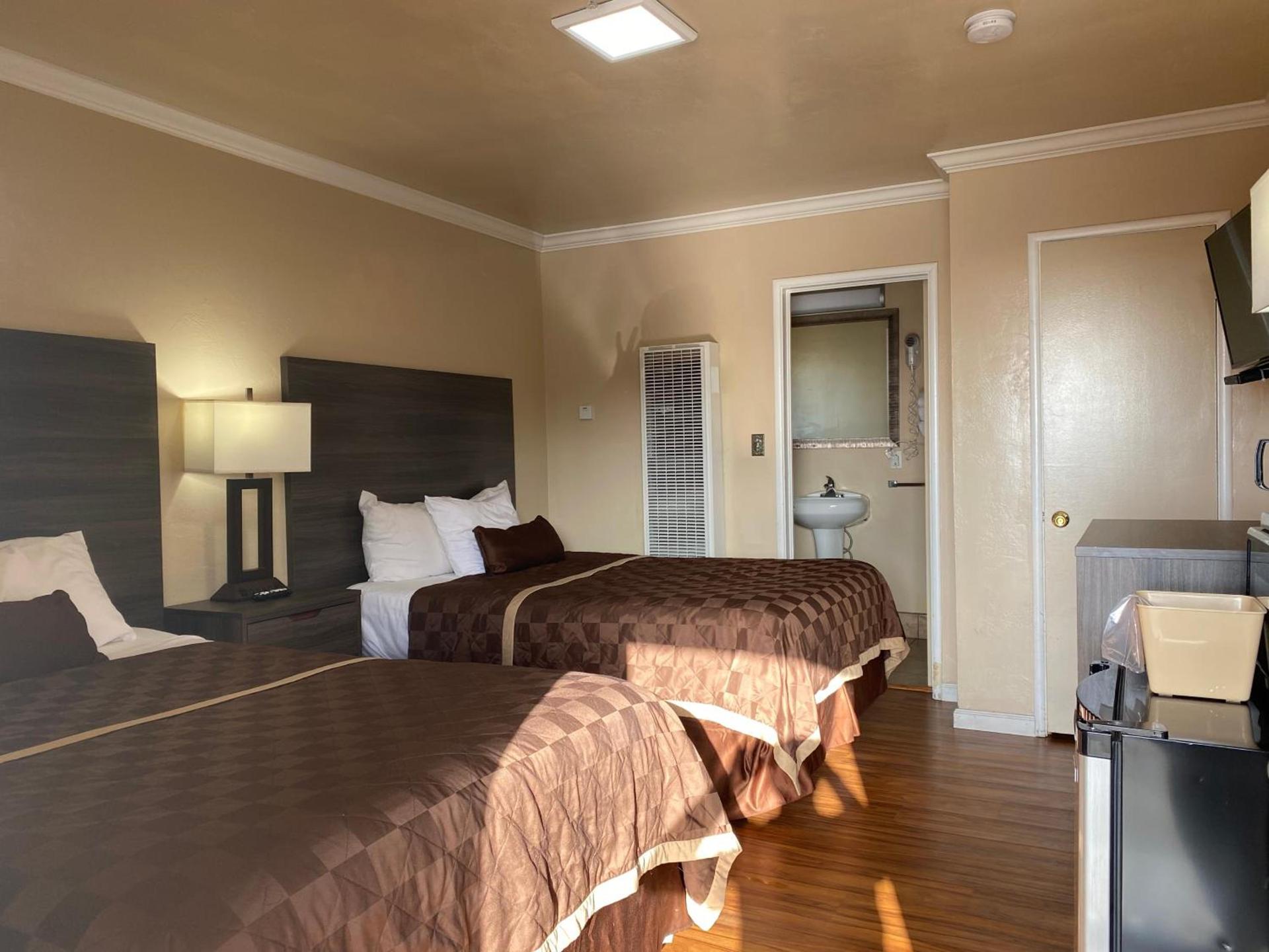 Holland Inn & Suites photo 18