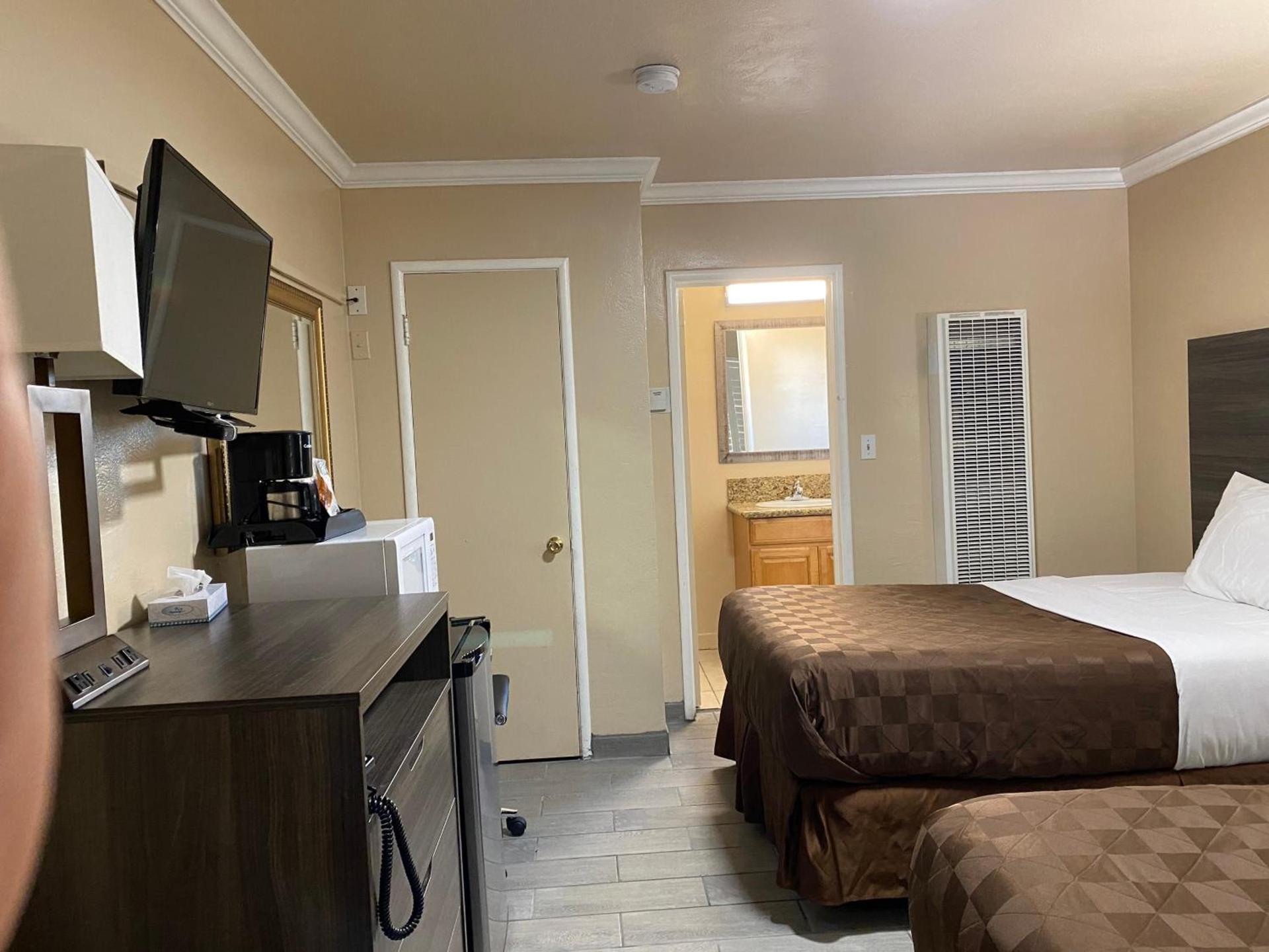 Holland Inn & Suites photo 17