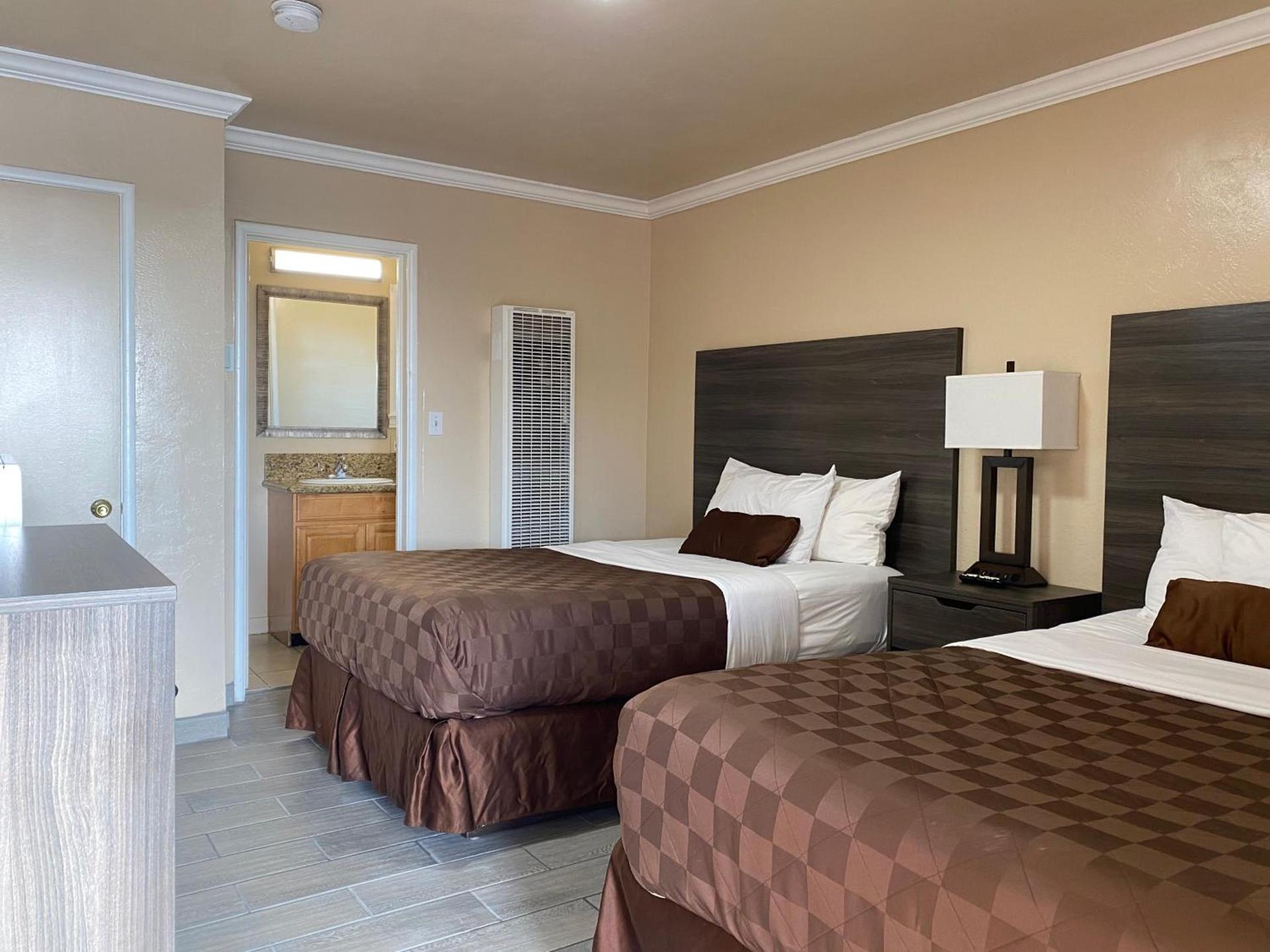 Holland Inn & Suites photo 25