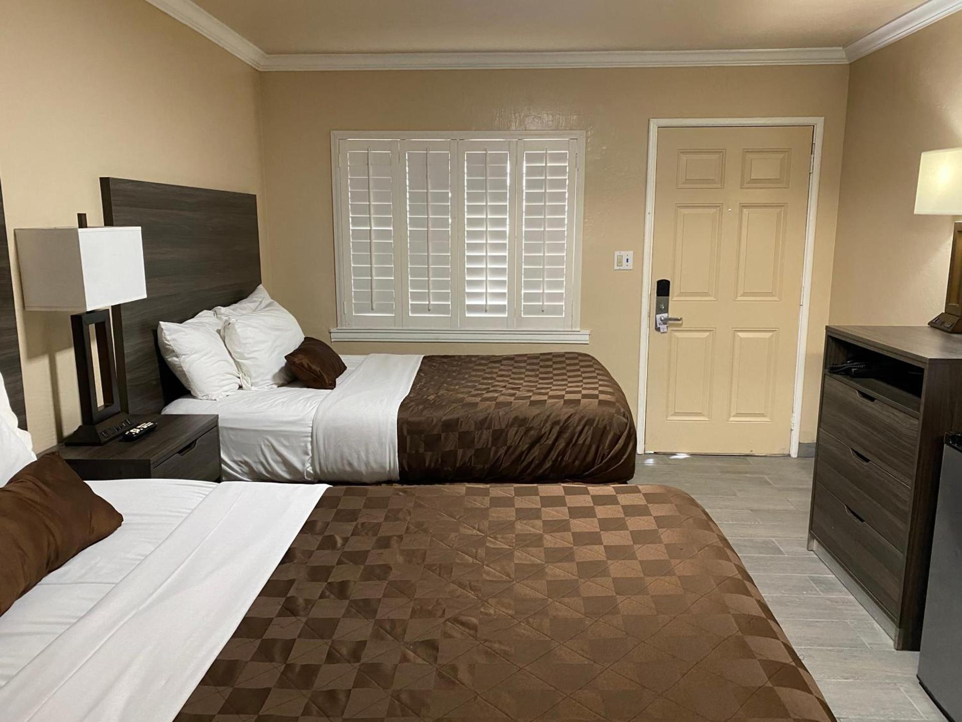 Holland Inn & Suites photo 22
