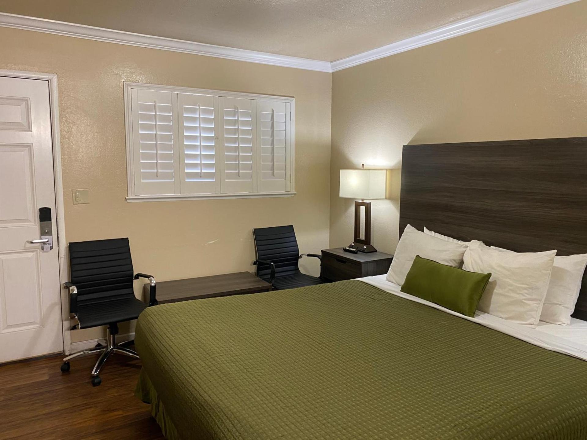 Holland Inn & Suites photo 24