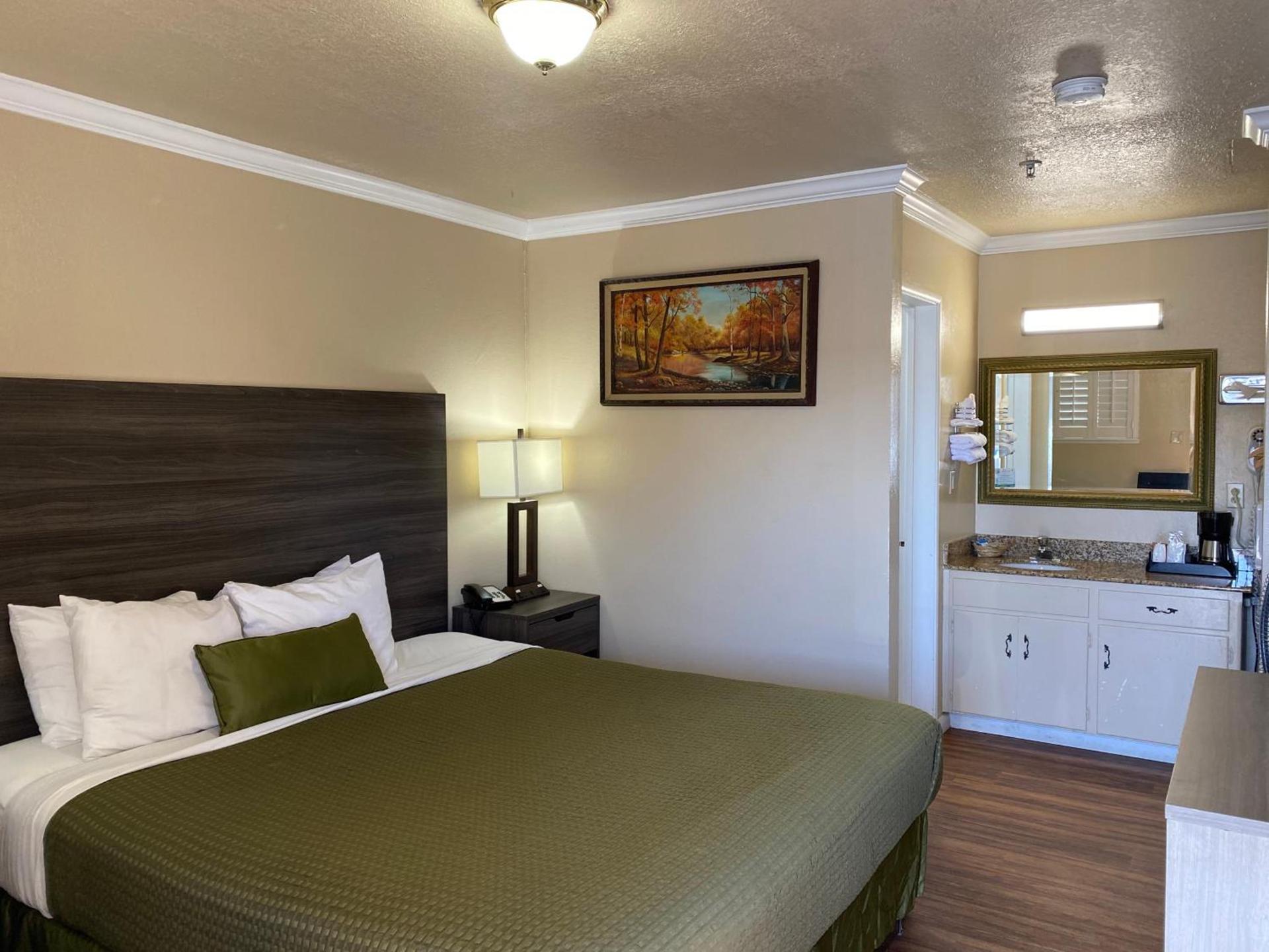 Holland Inn & Suites photo 28