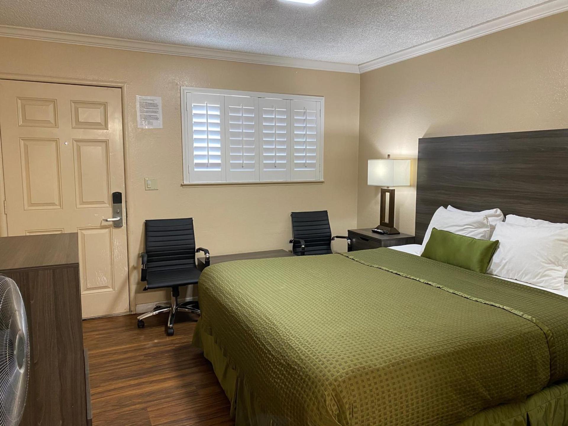 Holland Inn & Suites photo 29