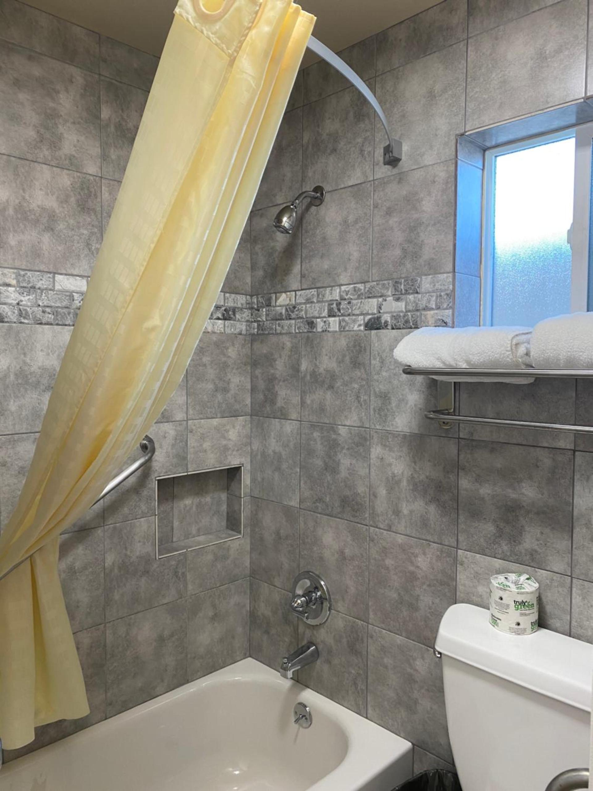 Holland Inn & Suites photo 30