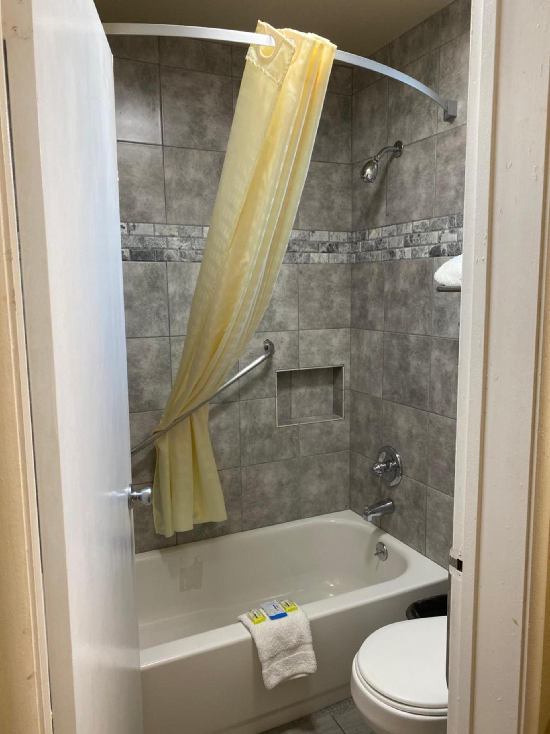 Holland Inn & Suites photo 31