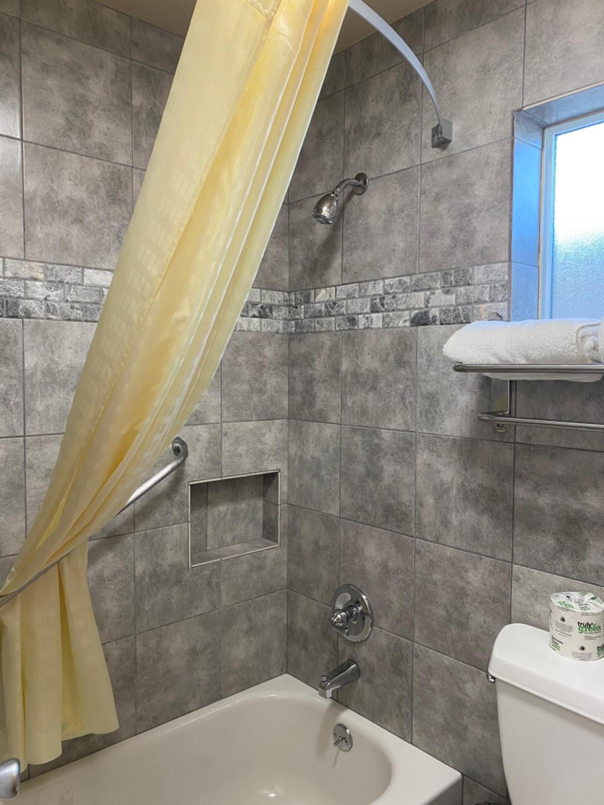 Holland Inn & Suites photo 32