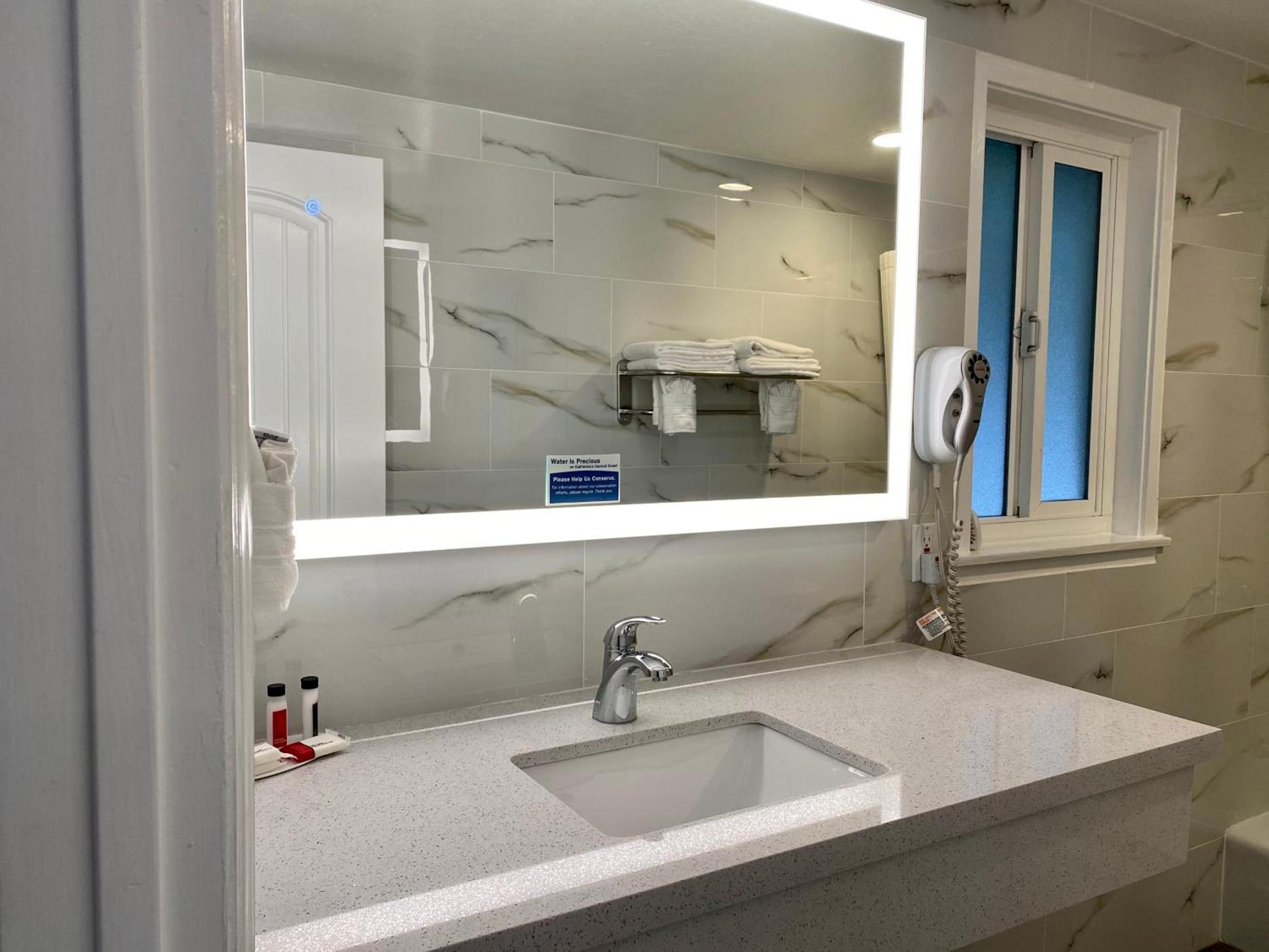 Aura Inn Monterey photo 62