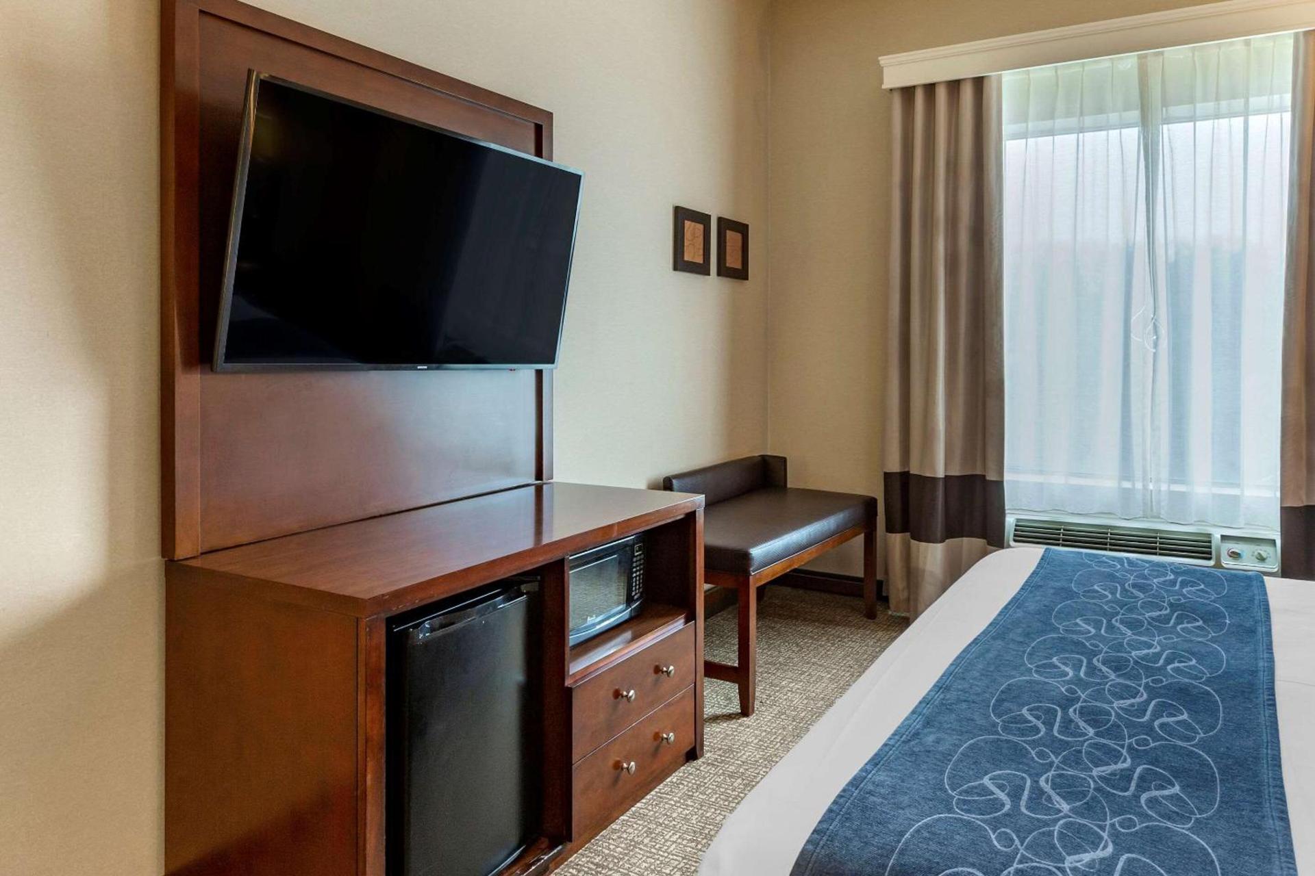 Comfort Suites Manassas Battlefield Park photo 9