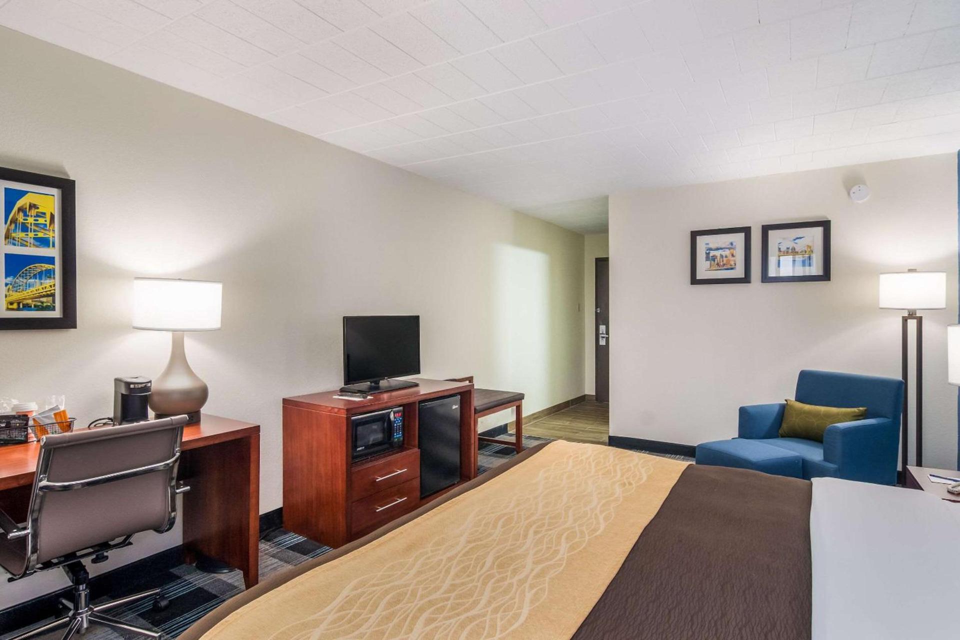Comfort Inn & Suites Pittsburgh Fox Chapel photo 16