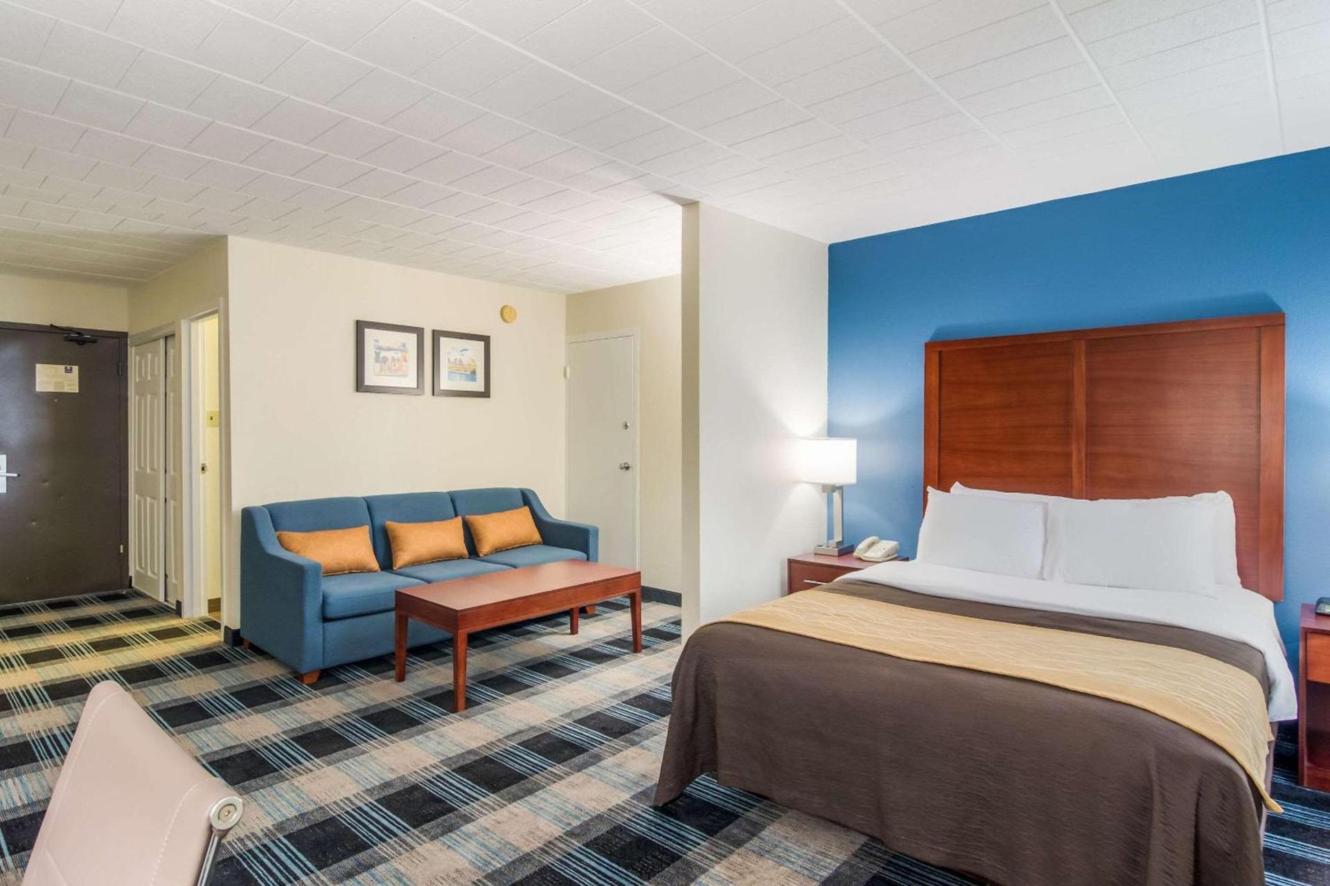 Comfort Inn & Suites Pittsburgh Fox Chapel photo 20