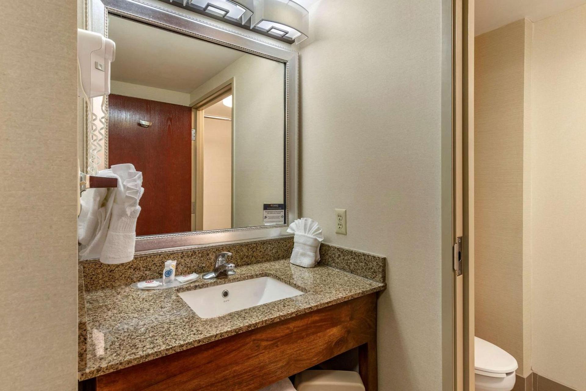 Comfort Suites Manassas Battlefield Park photo 35