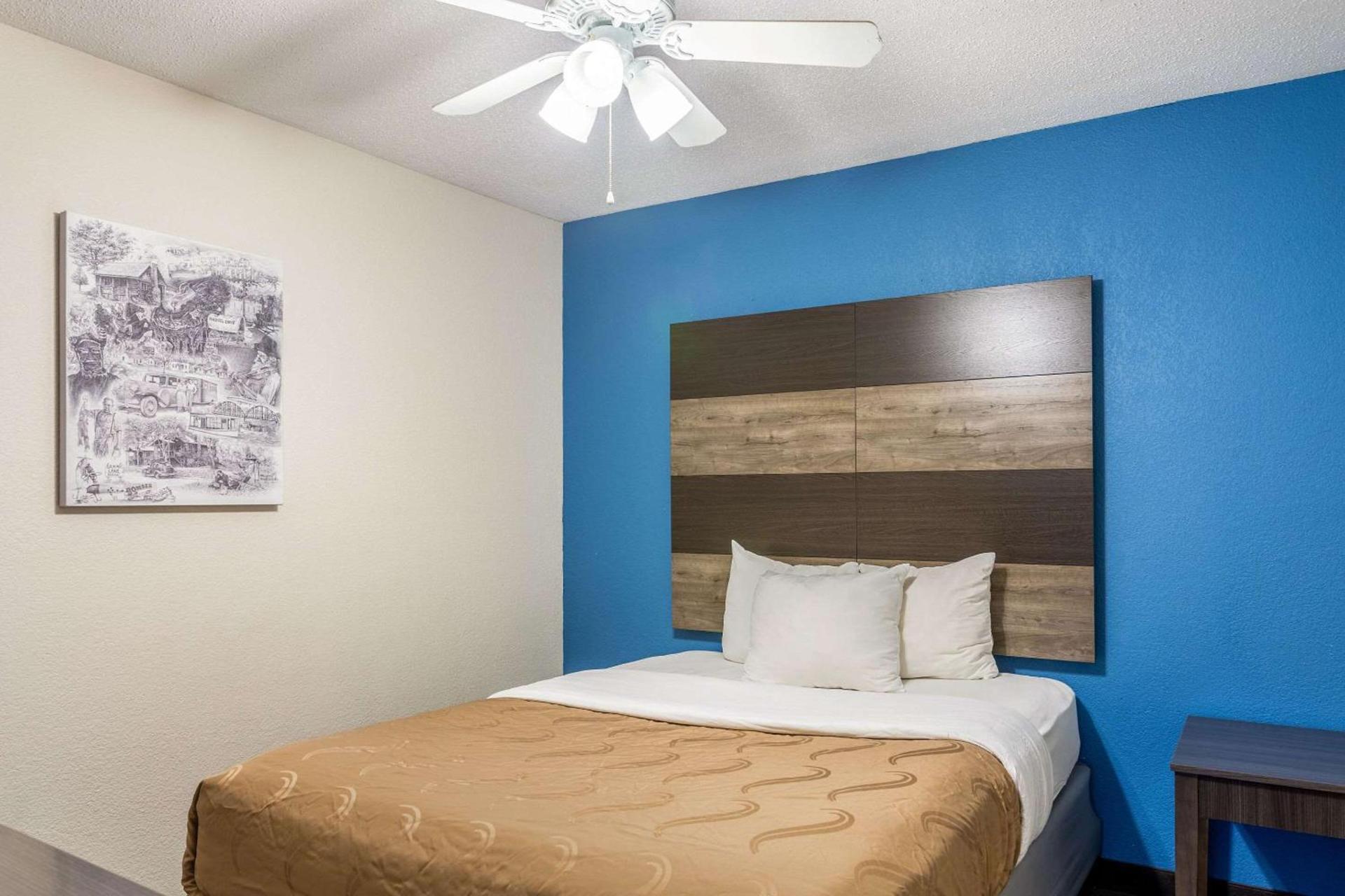 Quality Inn Branson On the Strip photo 25