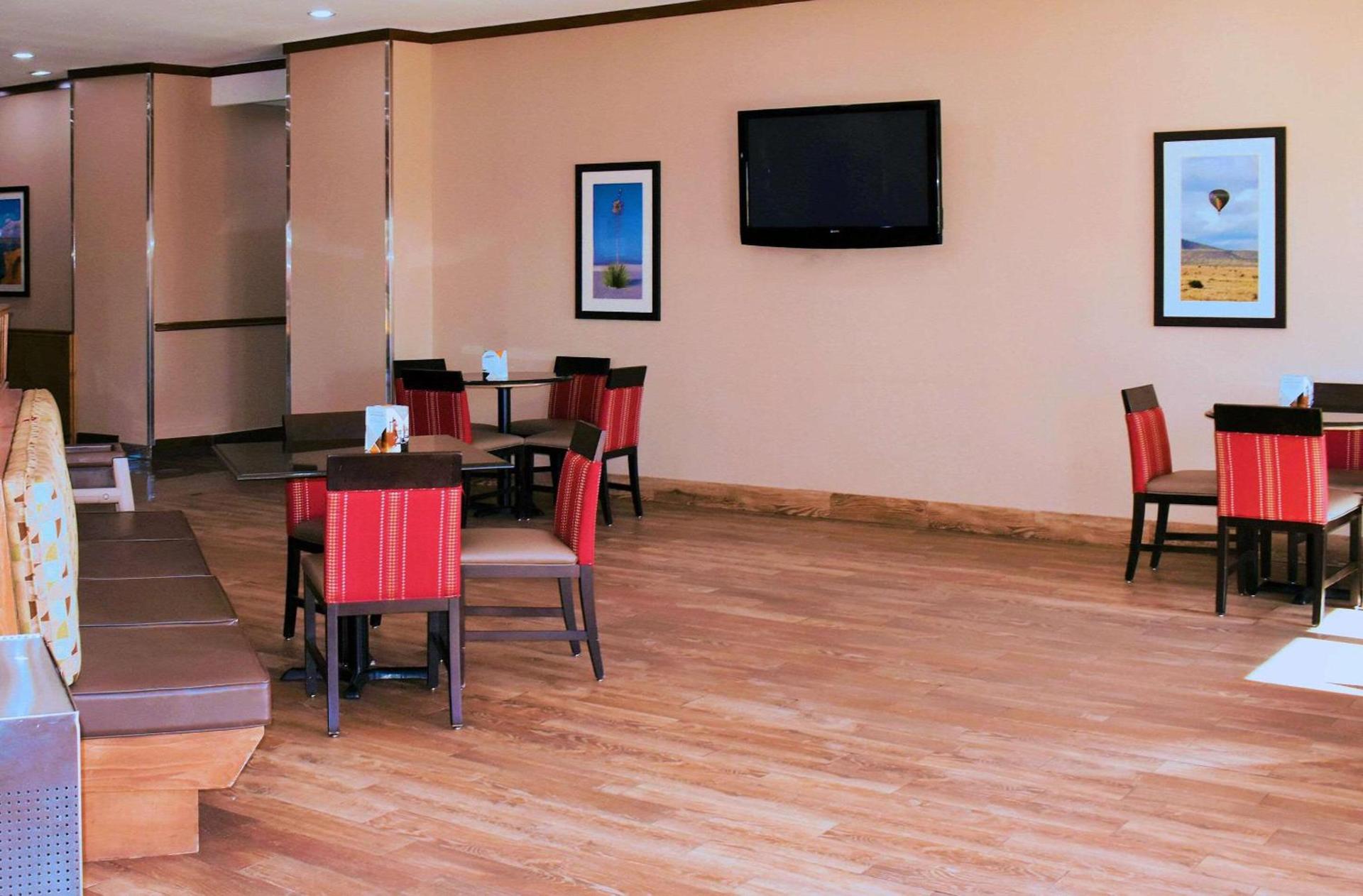 Comfort Suites Roswell North photo 23
