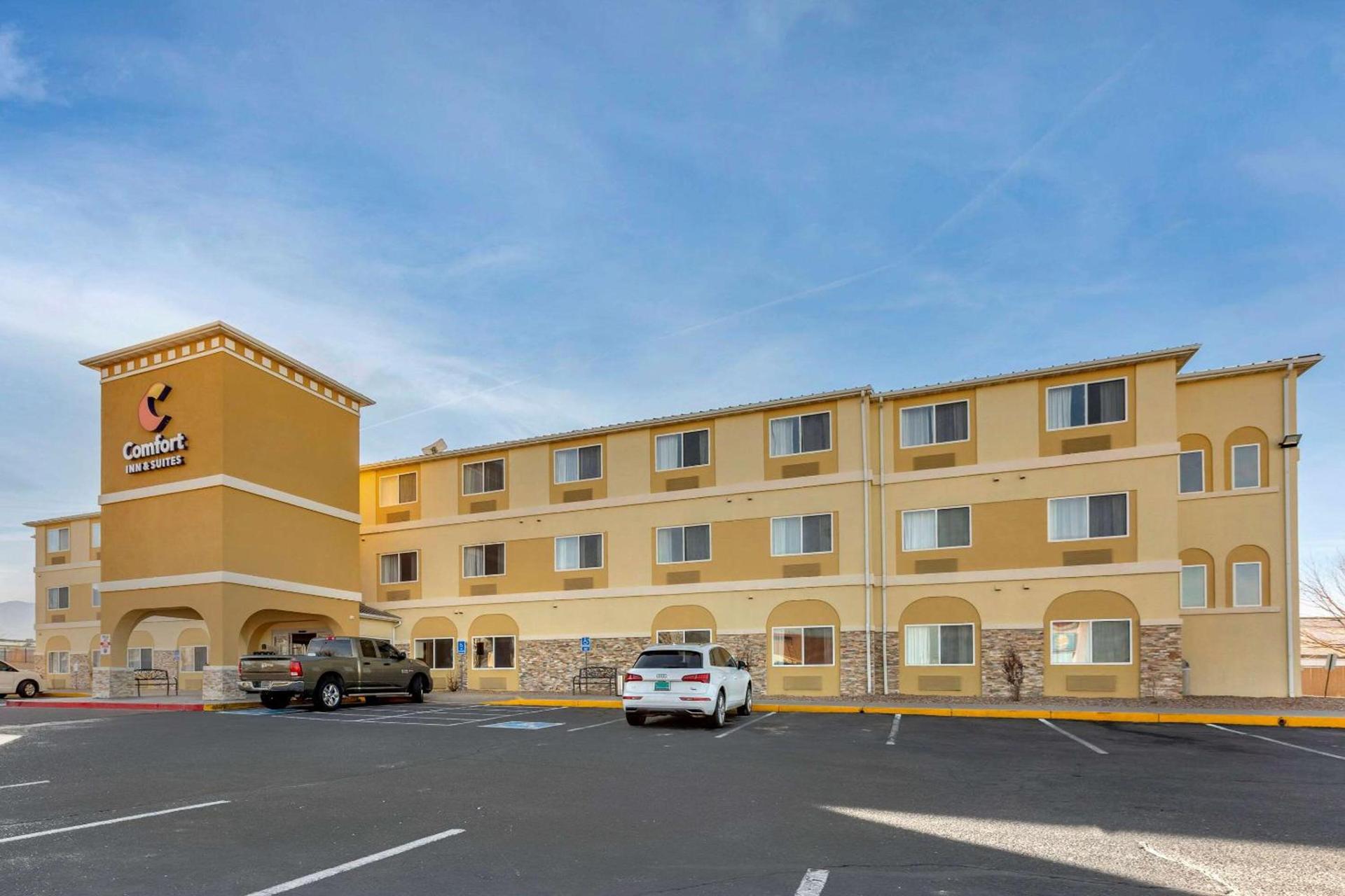 Comfort Inn & Suites Alameda at Albuquerque Balloon Fiesta Park photo 1