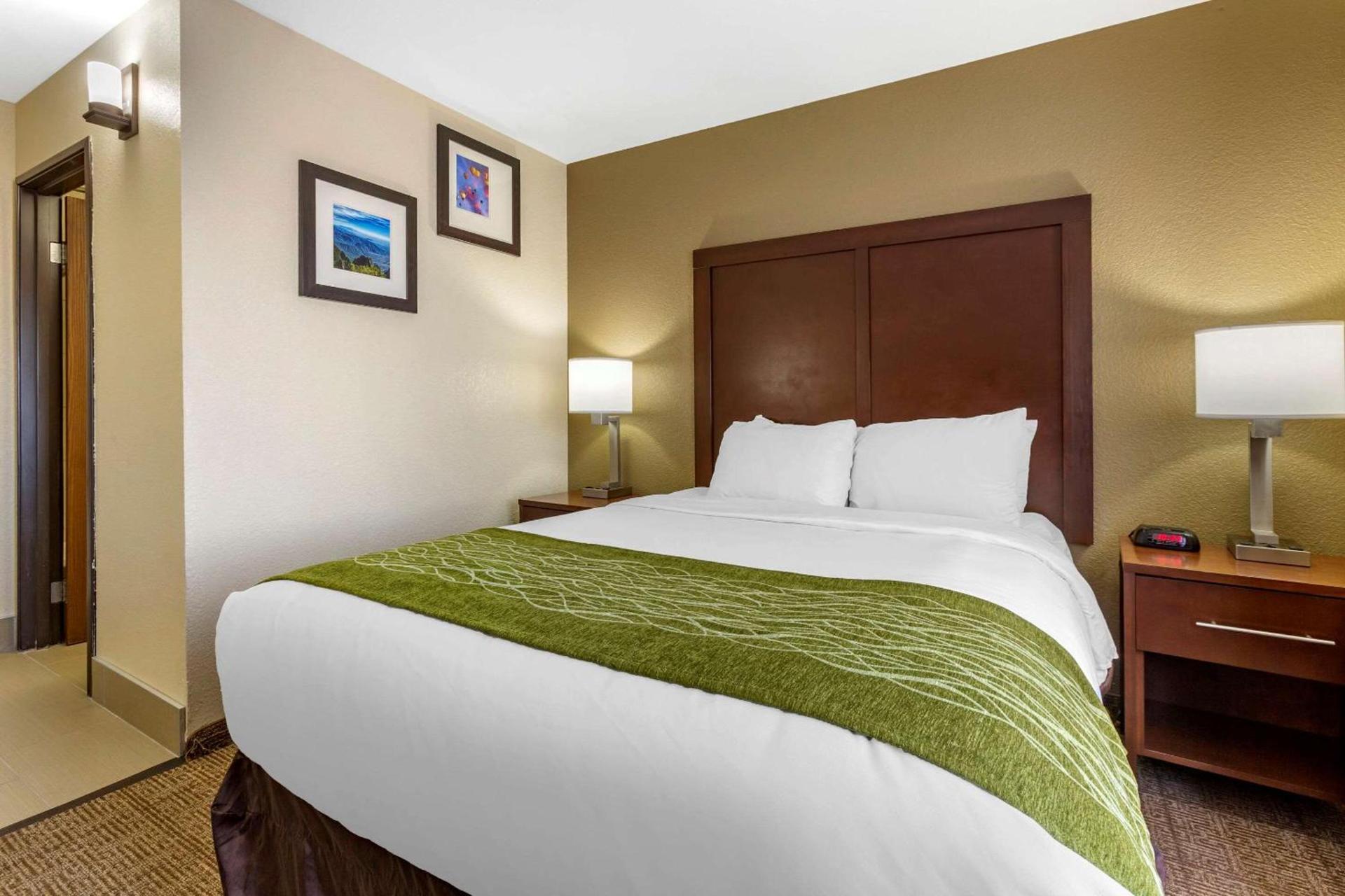 Comfort Inn & Suites Alameda at Albuquerque Balloon Fiesta Park photo 12