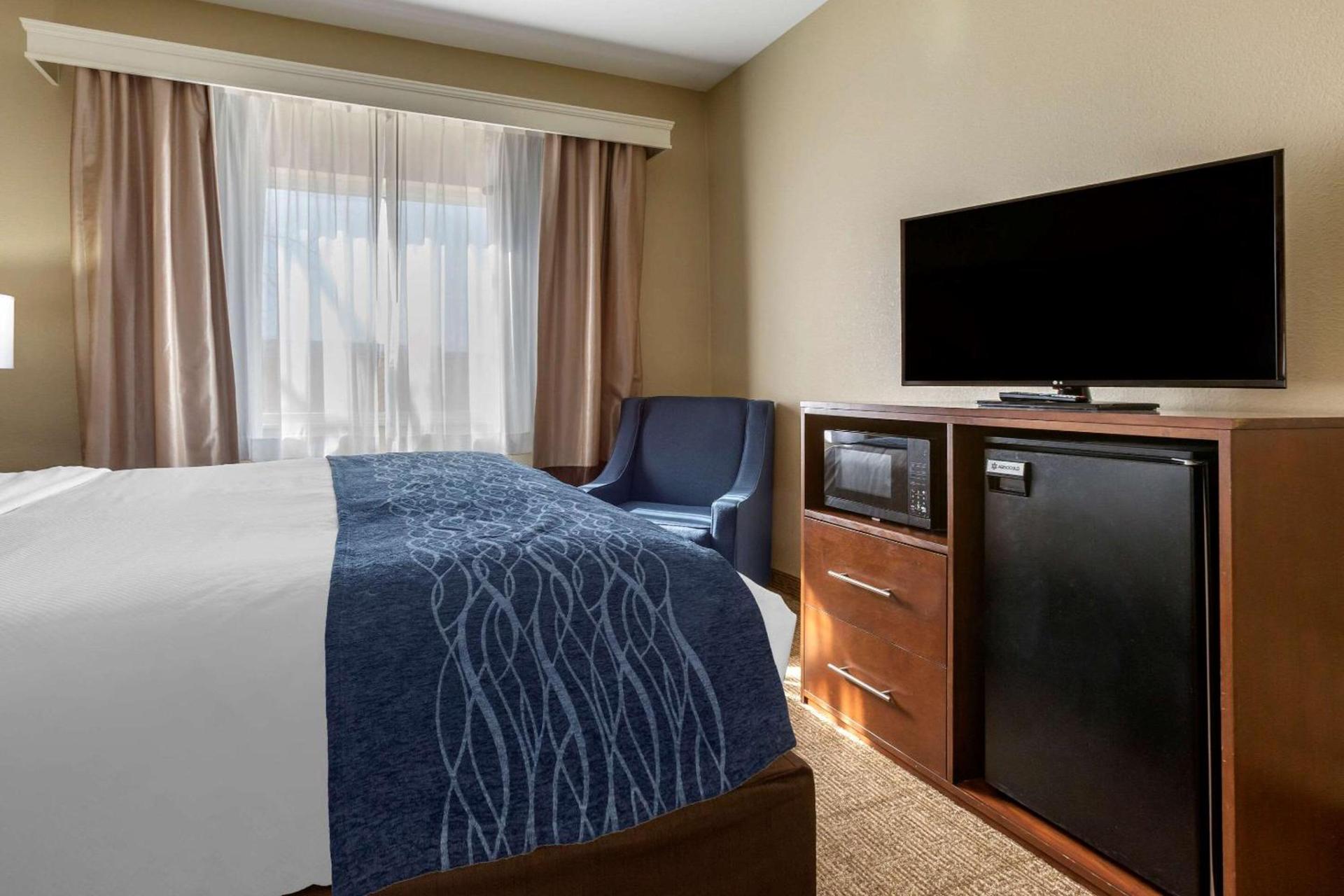 Comfort Inn & Suites Alameda at Albuquerque Balloon Fiesta Park photo 22