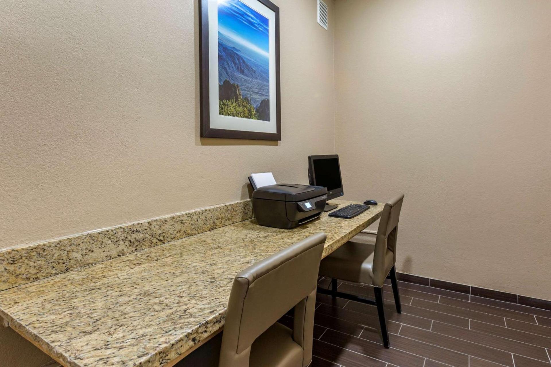 Comfort Inn & Suites Alameda at Albuquerque Balloon Fiesta Park photo 25