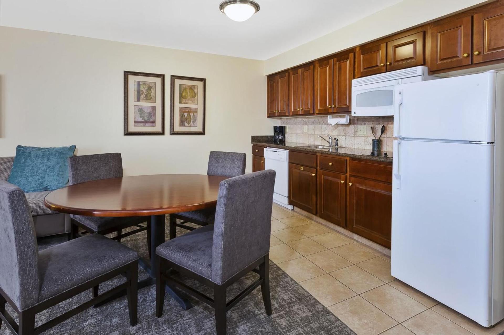 Staybridge Suites Lansing-Okemos by IHG photo 3