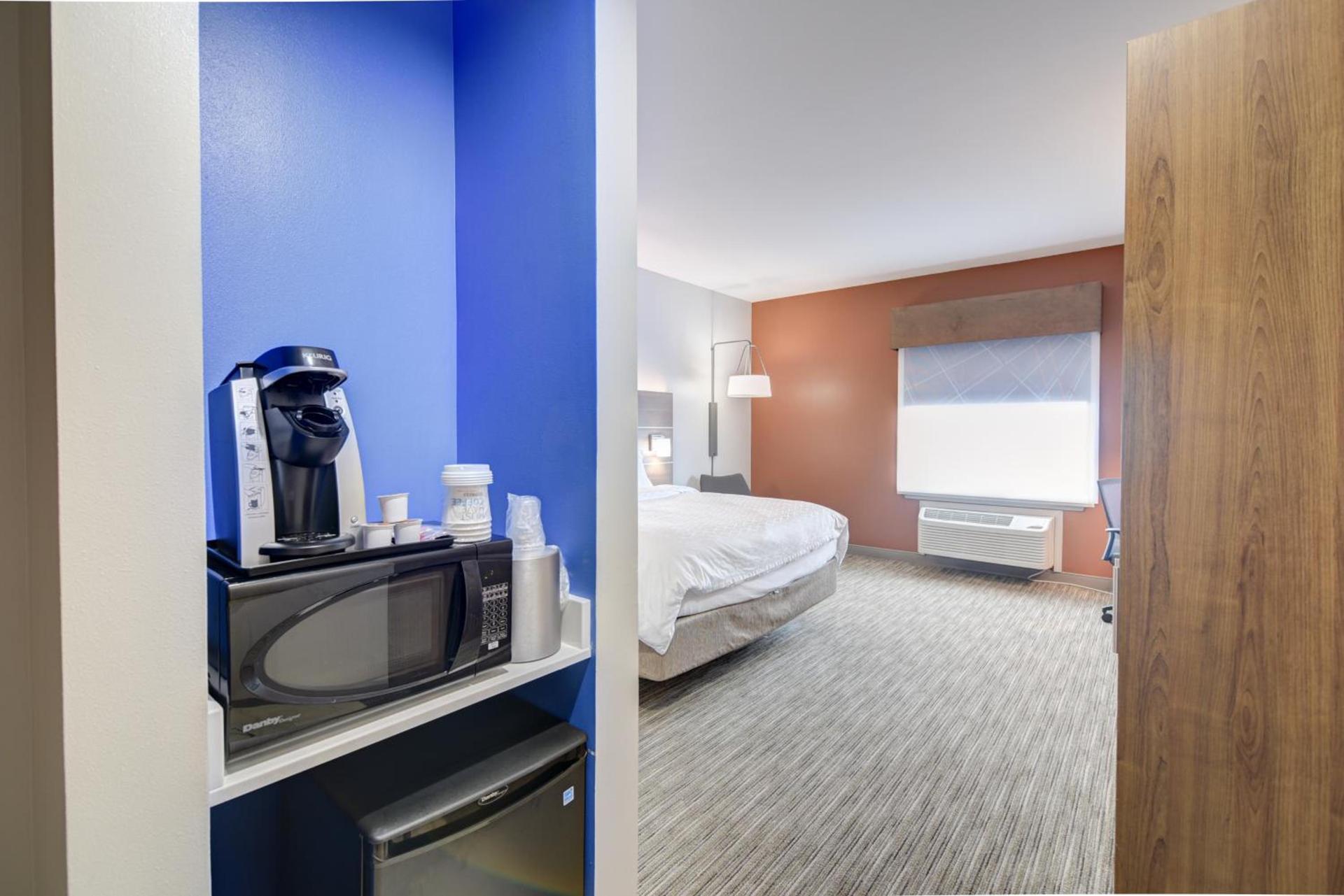 Holiday Inn Express Hotel & Suites Foley by IHG photo 6