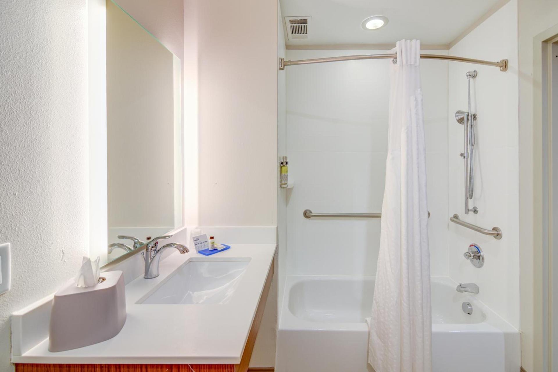 Holiday Inn Express Hotel & Suites Foley by IHG photo 9