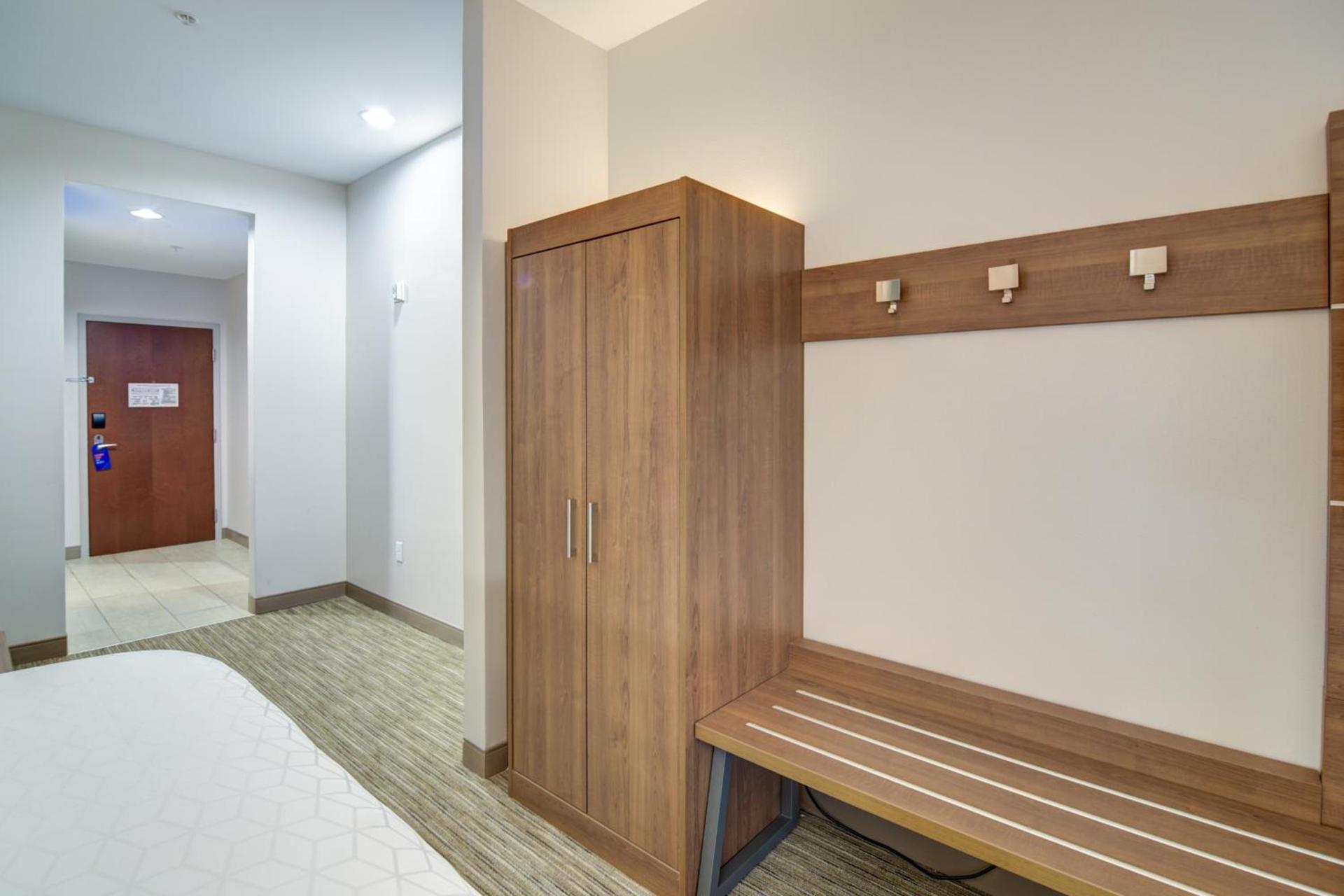 Holiday Inn Express Hotel & Suites Foley by IHG photo 10