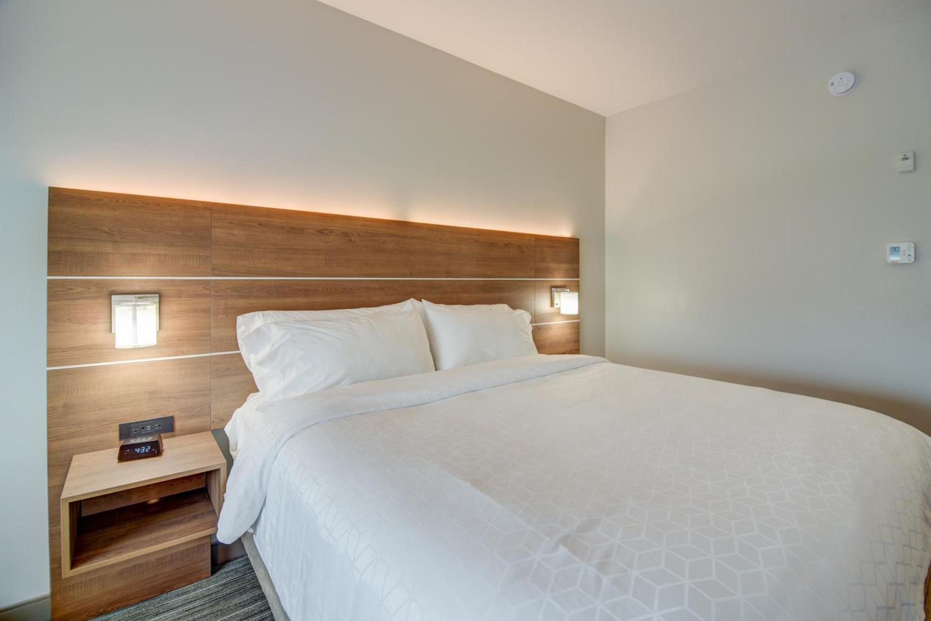 Holiday Inn Express Hotel & Suites Foley by IHG photo 15