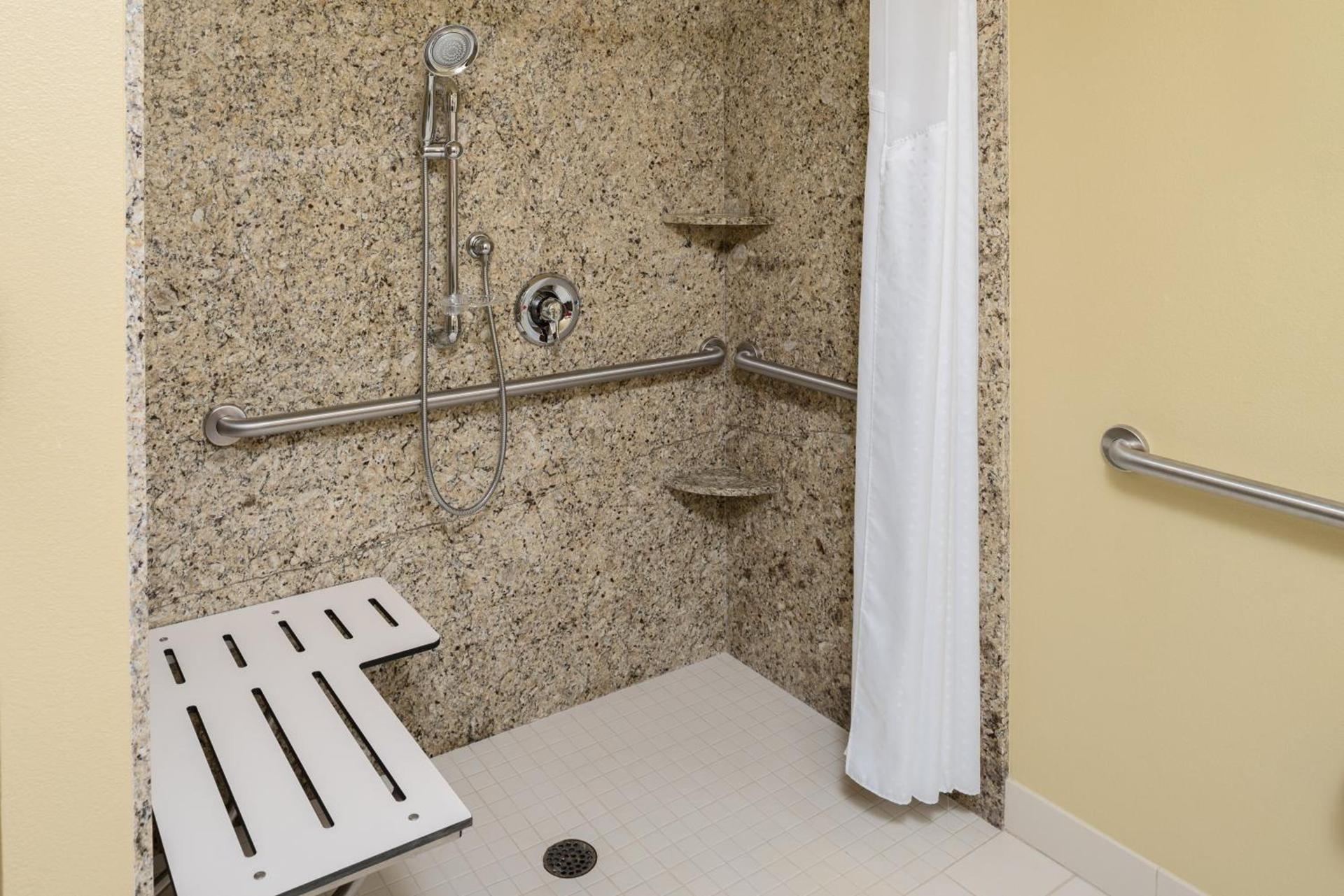 Holiday Inn Express Klamath - Redwood Ntl Pk Area by IHG photo 55