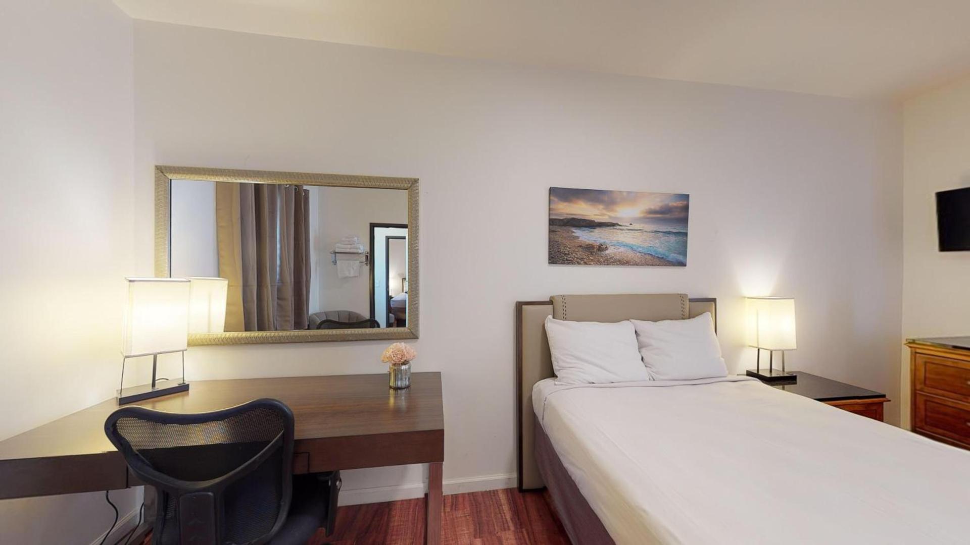 Anchor Pointe Inn photo 50