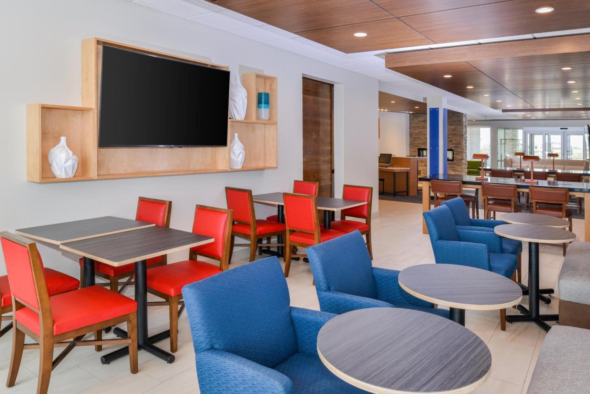 Holiday Inn Express & Suites - Ogallala by IHG photo 43