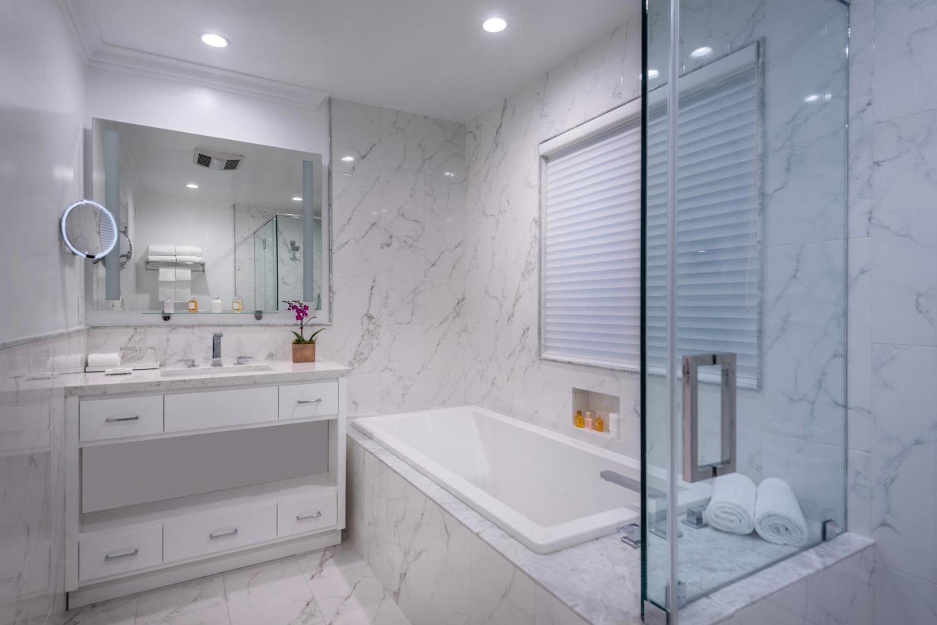Beverly Hills Plaza Hotel & Spa photo 35