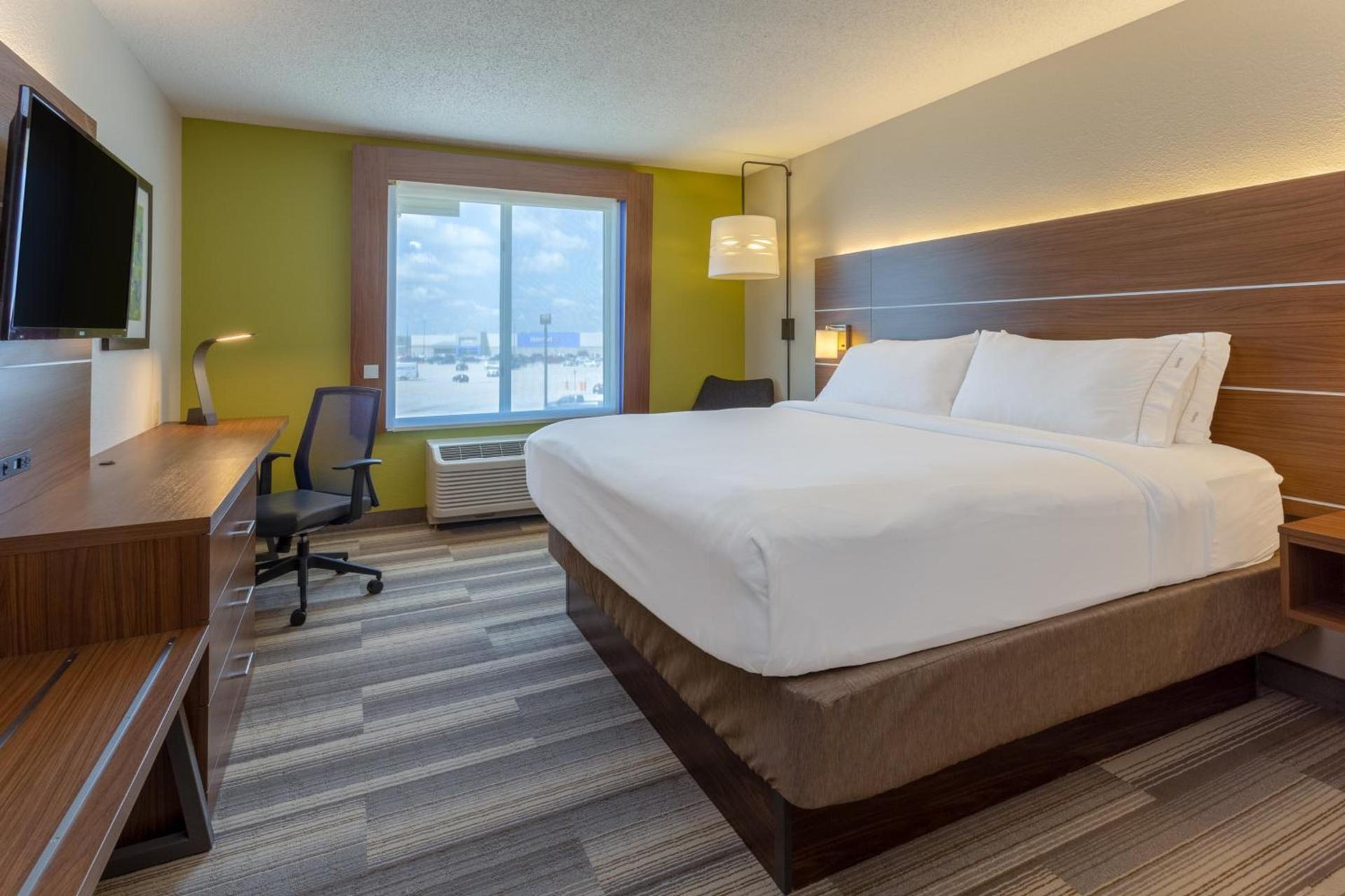Holiday Inn Express & Suites Vandalia by IHG photo 56