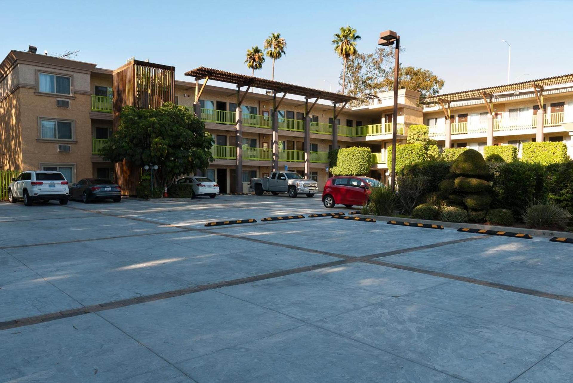 Best Western Plus Glendale photo 5