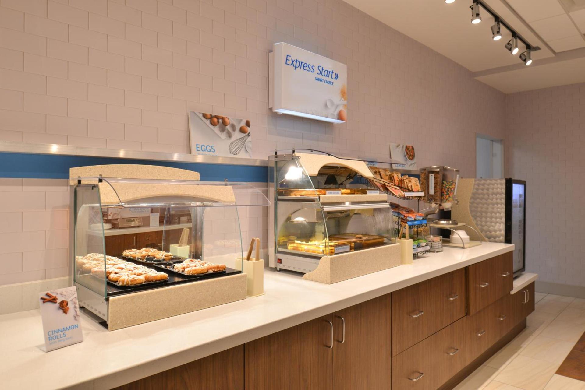 Holiday Inn Express & Suites Omaha Airport by IHG photo 27