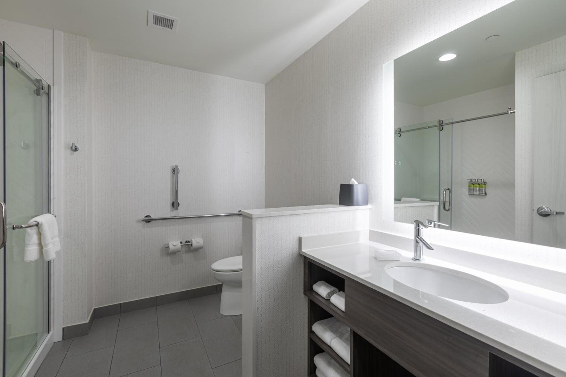 Holiday Inn Greenville - Woodruff Road by IHG photo 60