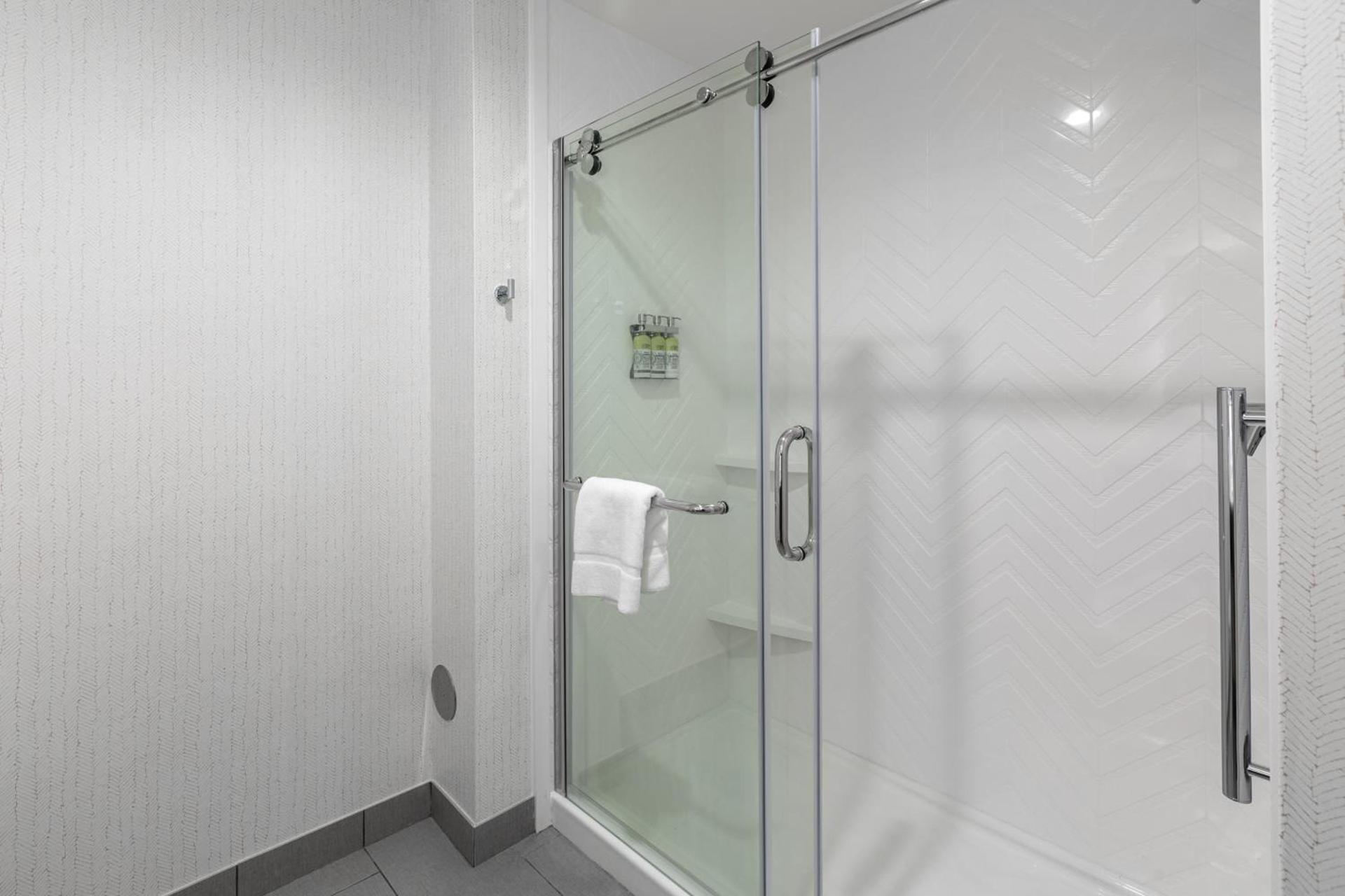 Holiday Inn Greenville - Woodruff Road by IHG photo 68
