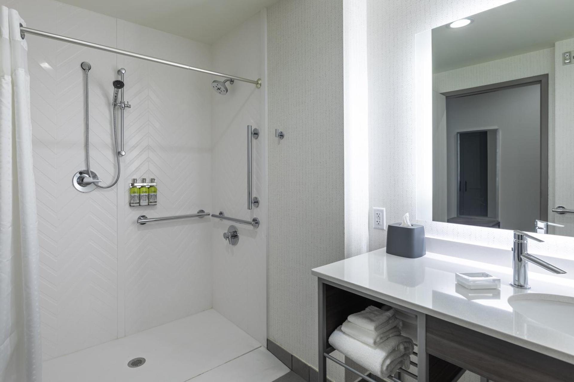 Holiday Inn Greenville - Woodruff Road by IHG photo 59