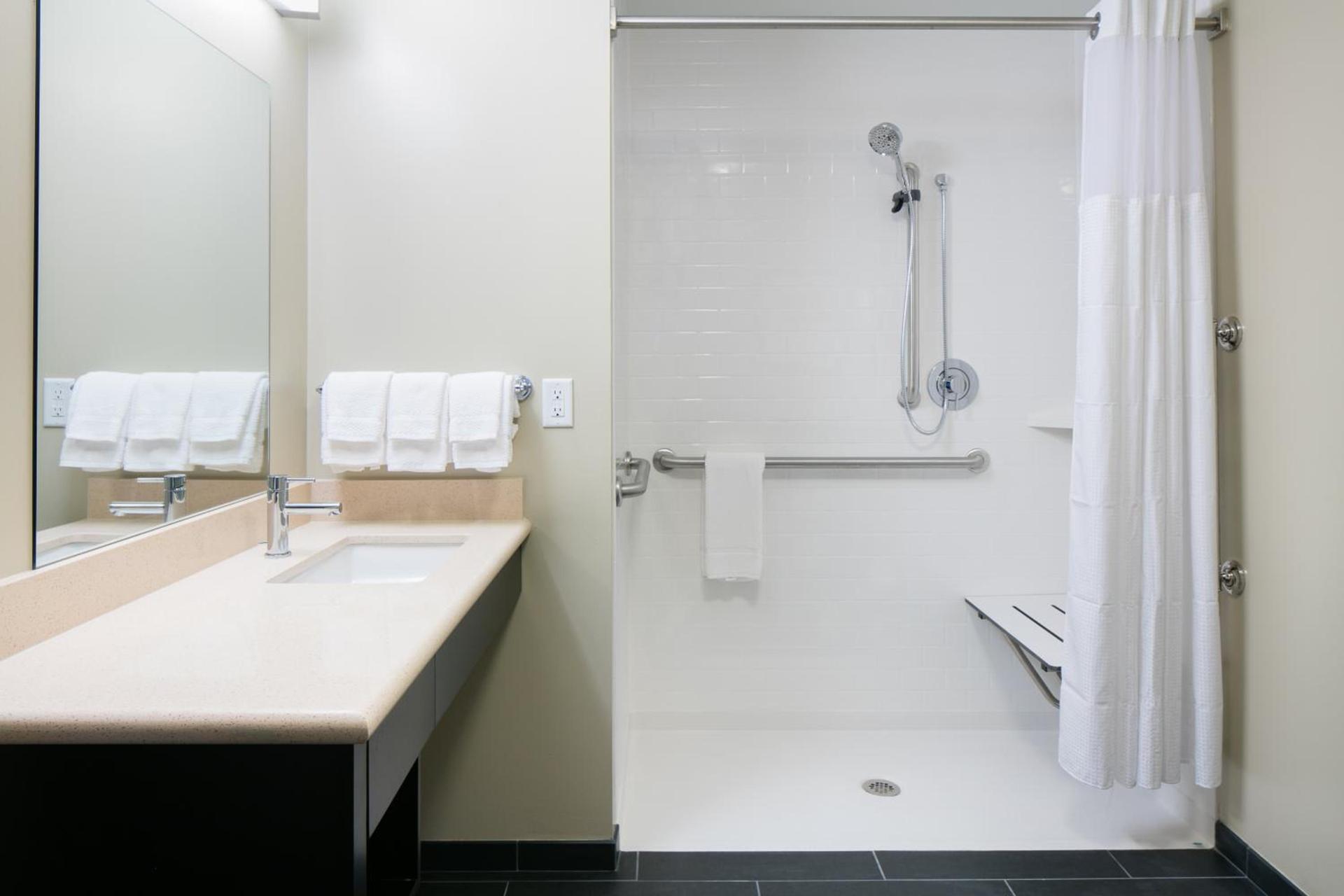 Staybridge Suites Des Moines Downtown by IHG photo 27