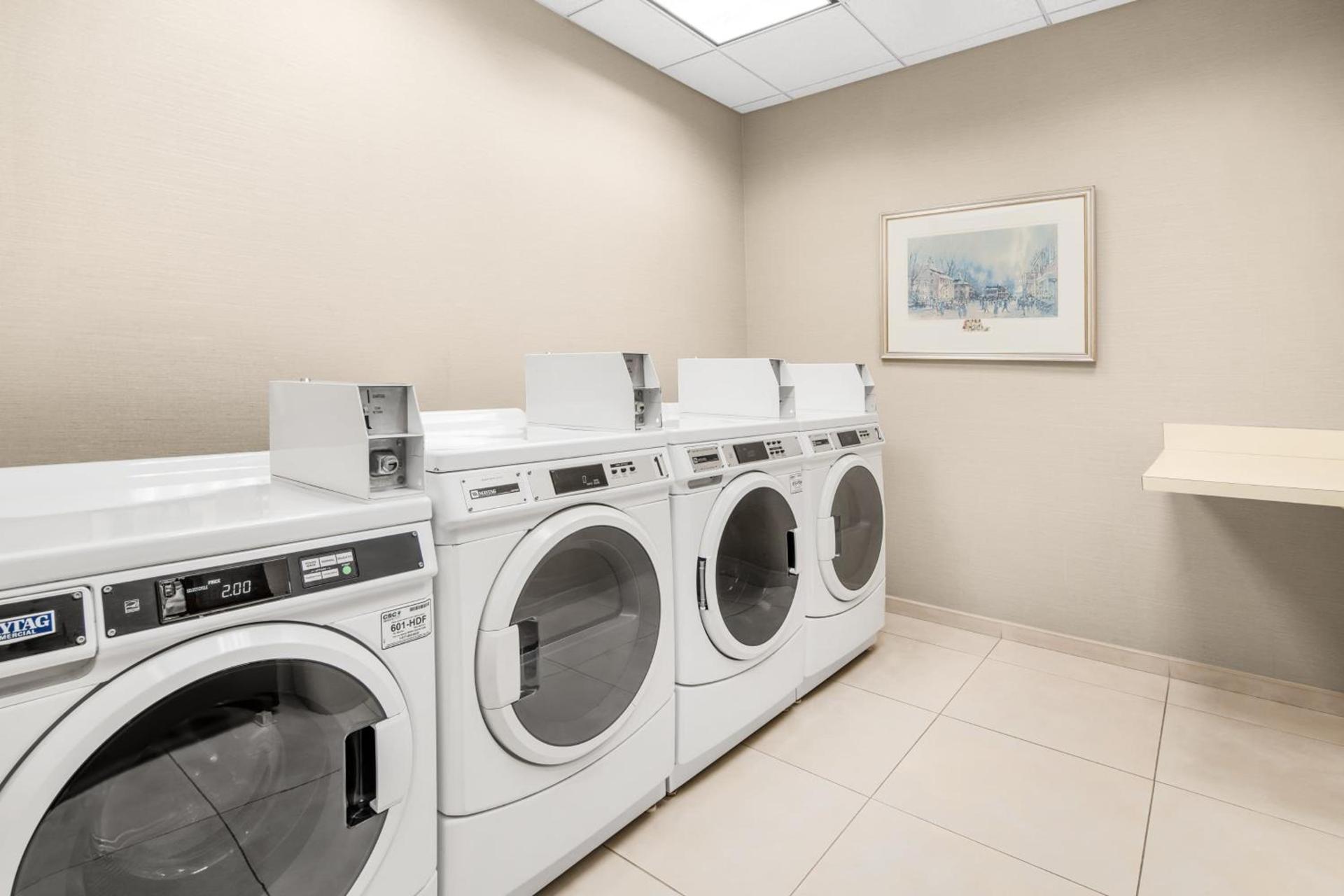Holiday Inn Express & Suites Wilmington-Newark by IHG photo 45