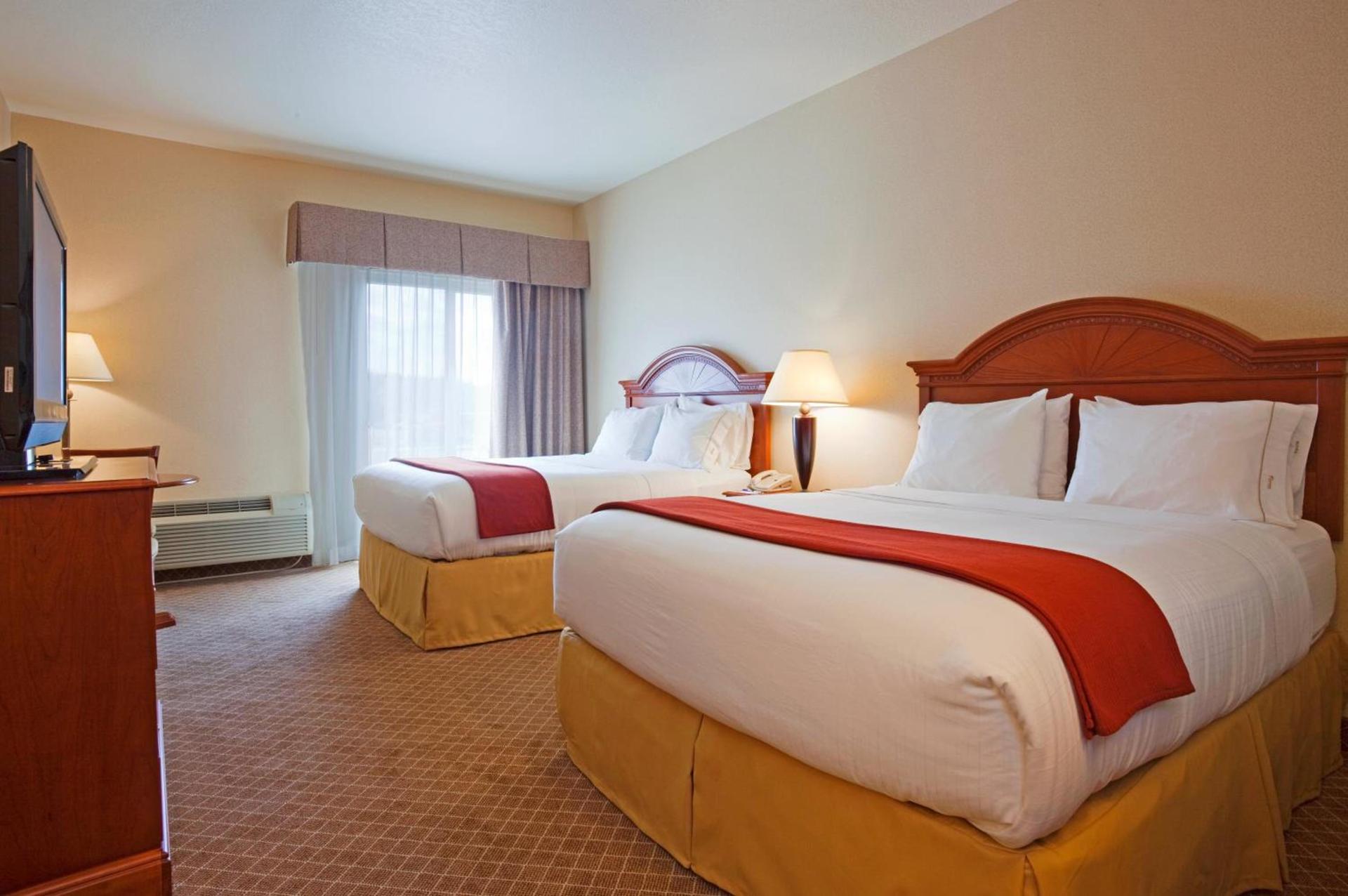 Holiday Inn Express & Suites Wausau by IHG photo 8