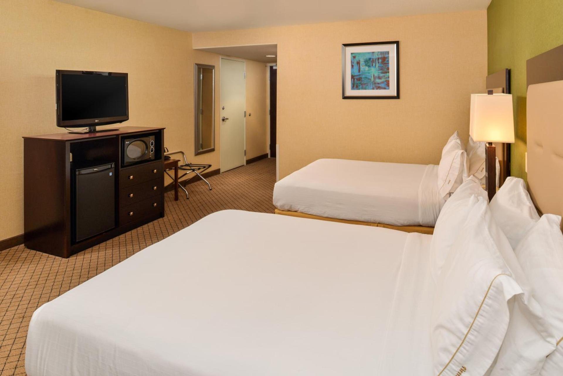 Holiday Inn Express Woodland by IHG photo 57