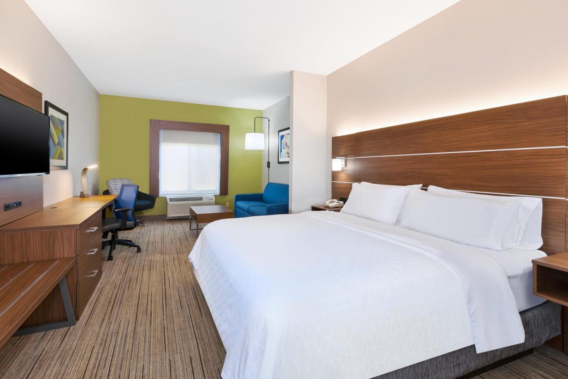 Holiday Inn Express and Suites Three Rivers by IHG photo 17