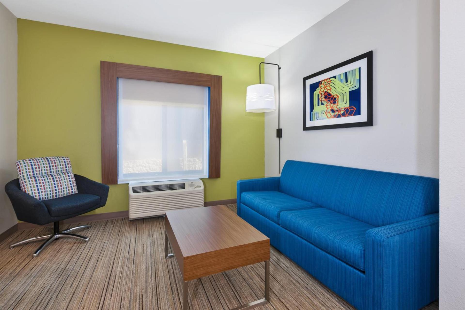 Holiday Inn Express and Suites Three Rivers by IHG photo 19