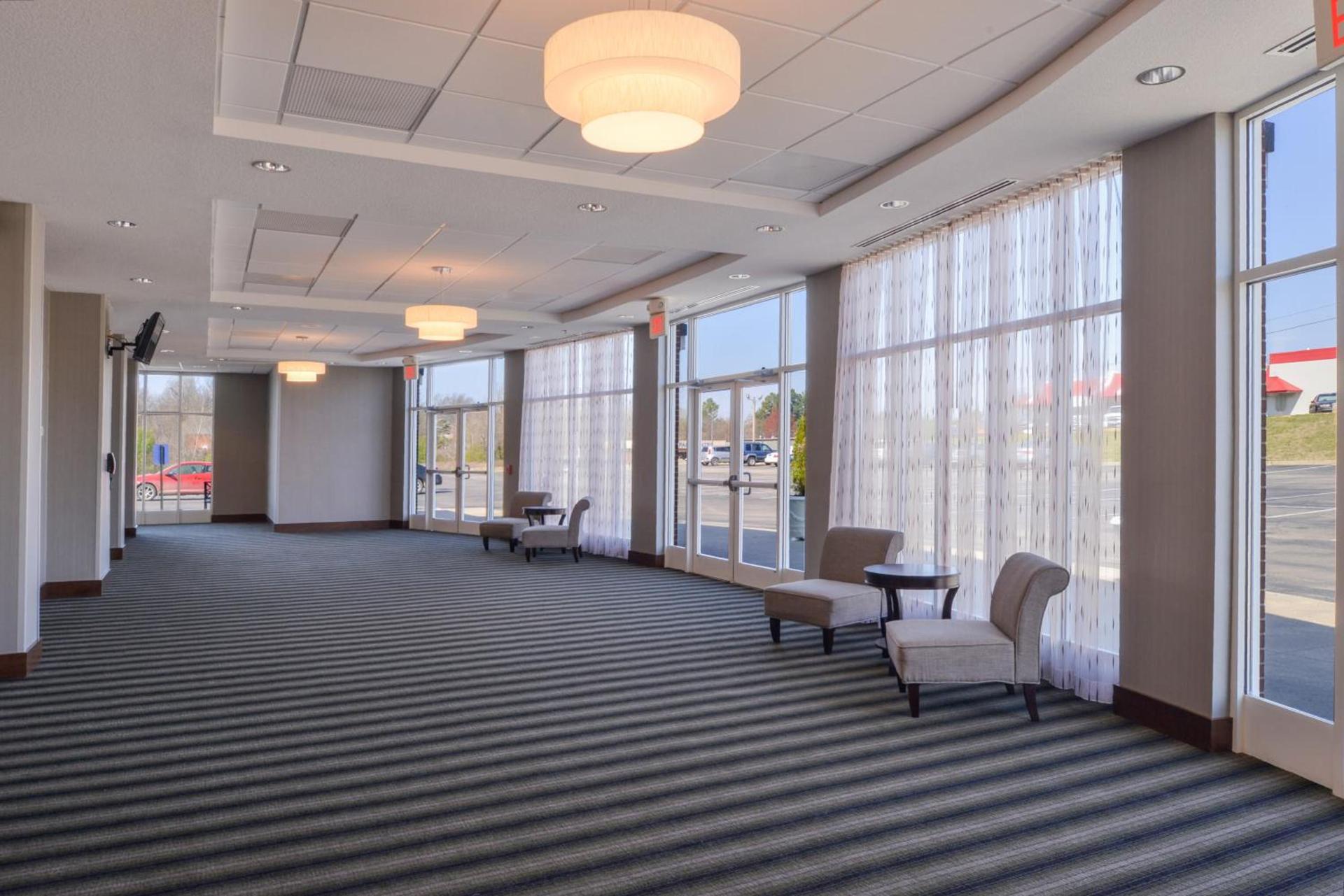 Holiday Inn Poplar Bluff by IHG photo 35