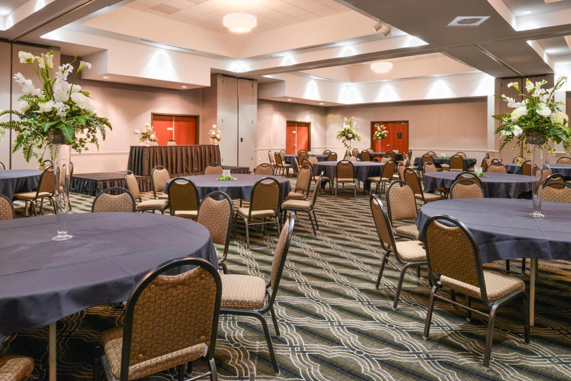 Holiday Inn Poplar Bluff by IHG photo 41