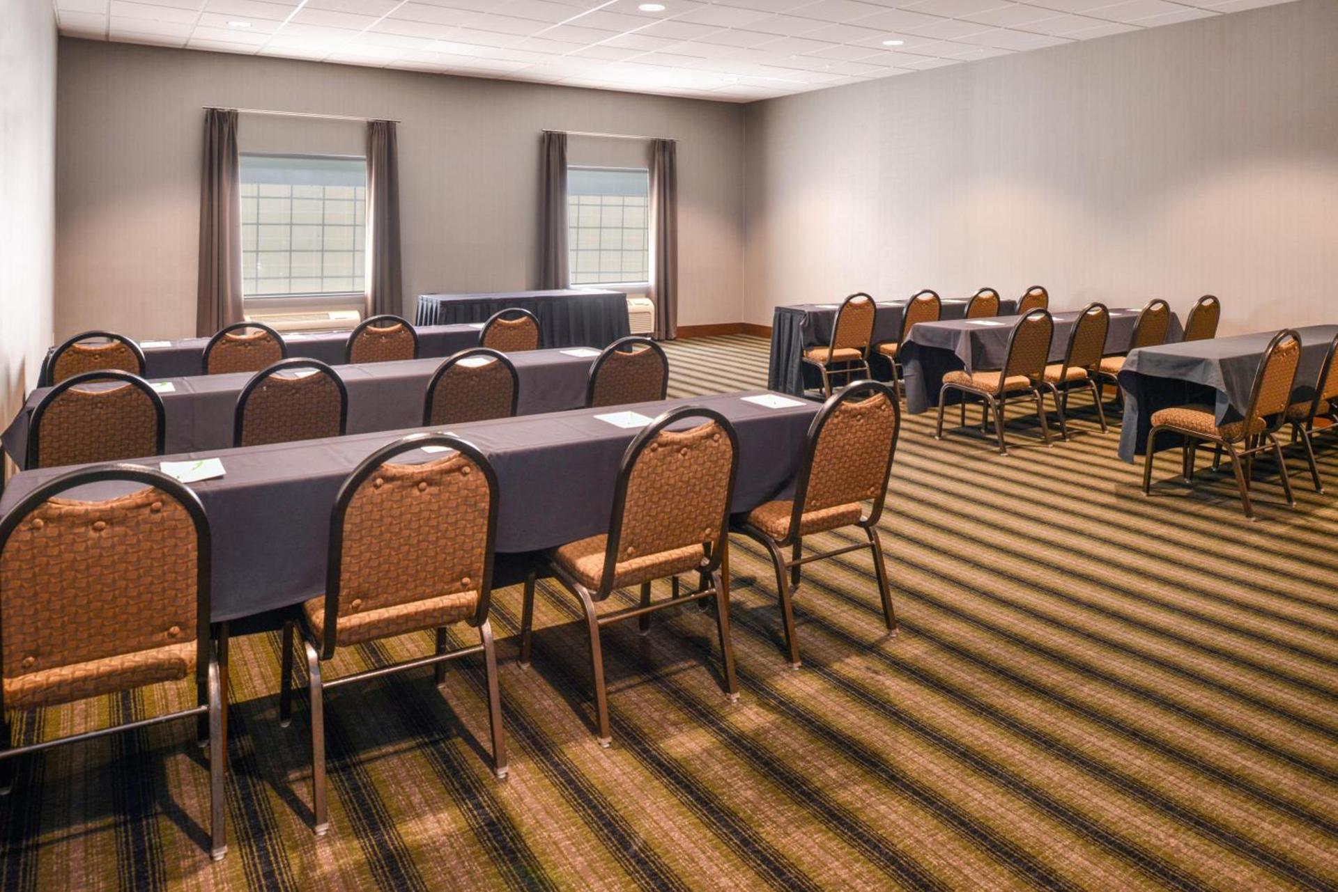 Holiday Inn Poplar Bluff by IHG photo 42