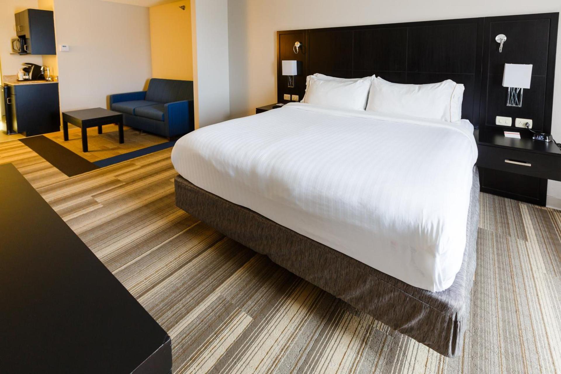Holiday Inn Express & Suites Shelbyville by IHG photo 33