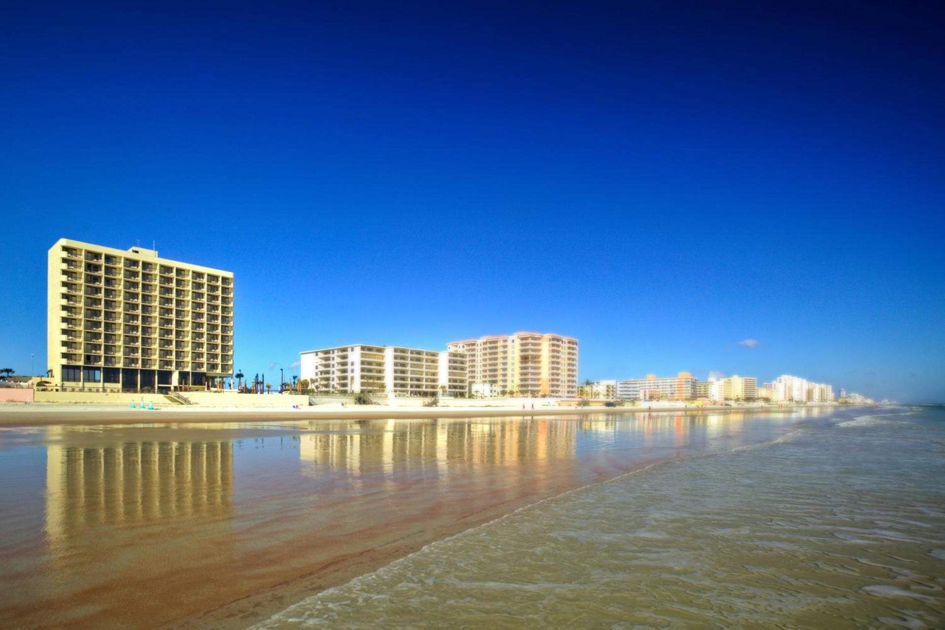 Holiday Inn Express & Suites Oceanfront Daytona Beach Shores by IHG photo 33