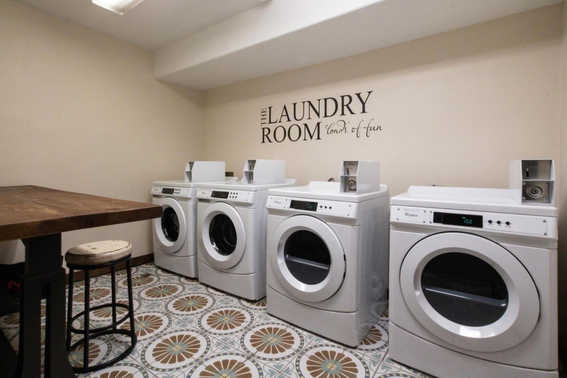 Oxford Suites Chico photo 21