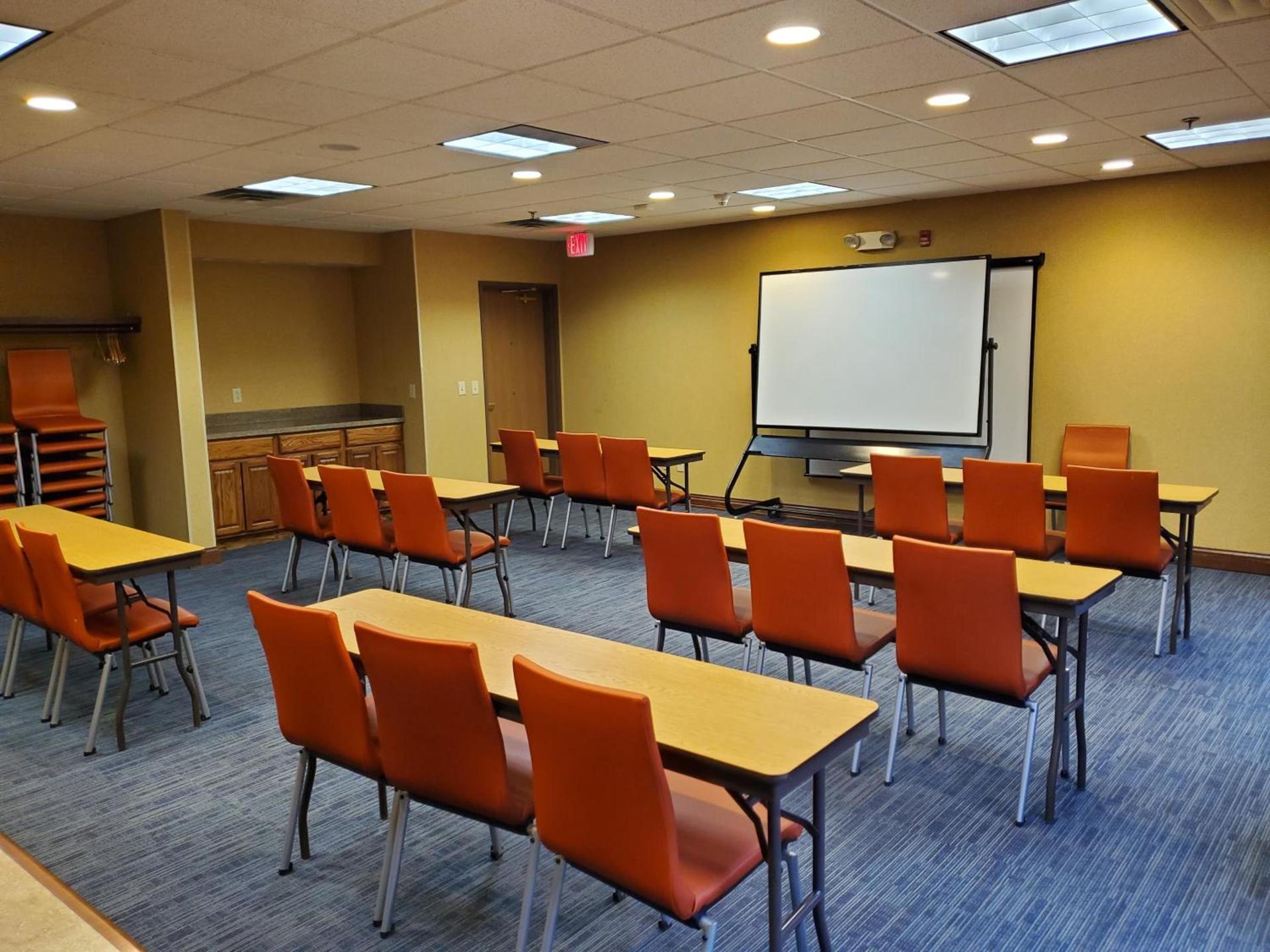 Holiday Inn Express Hotel & Suites Mattoon by IHG photo 12
